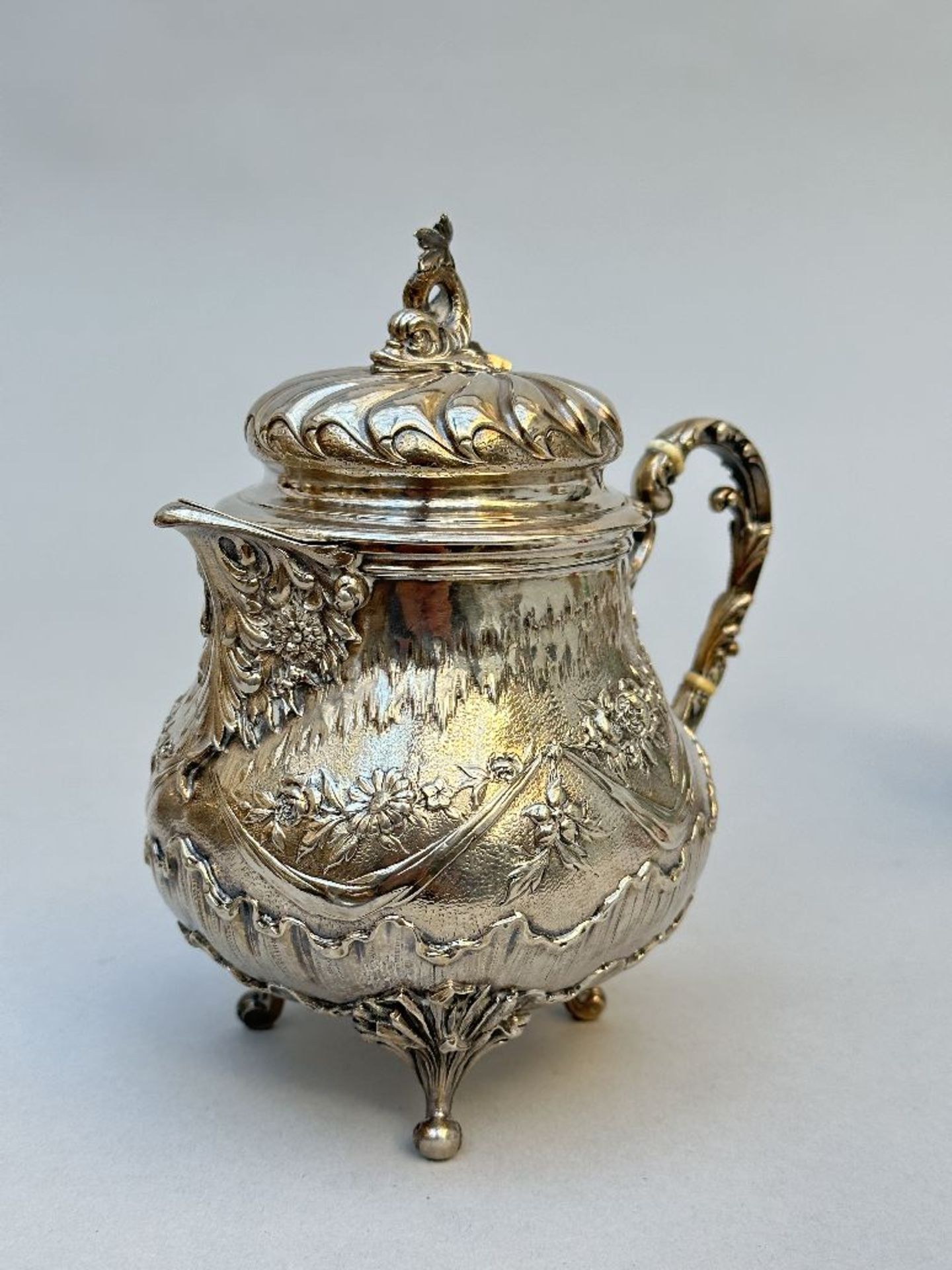 A four-piece Louis XV style silver coffee set (*) - Image 5 of 7