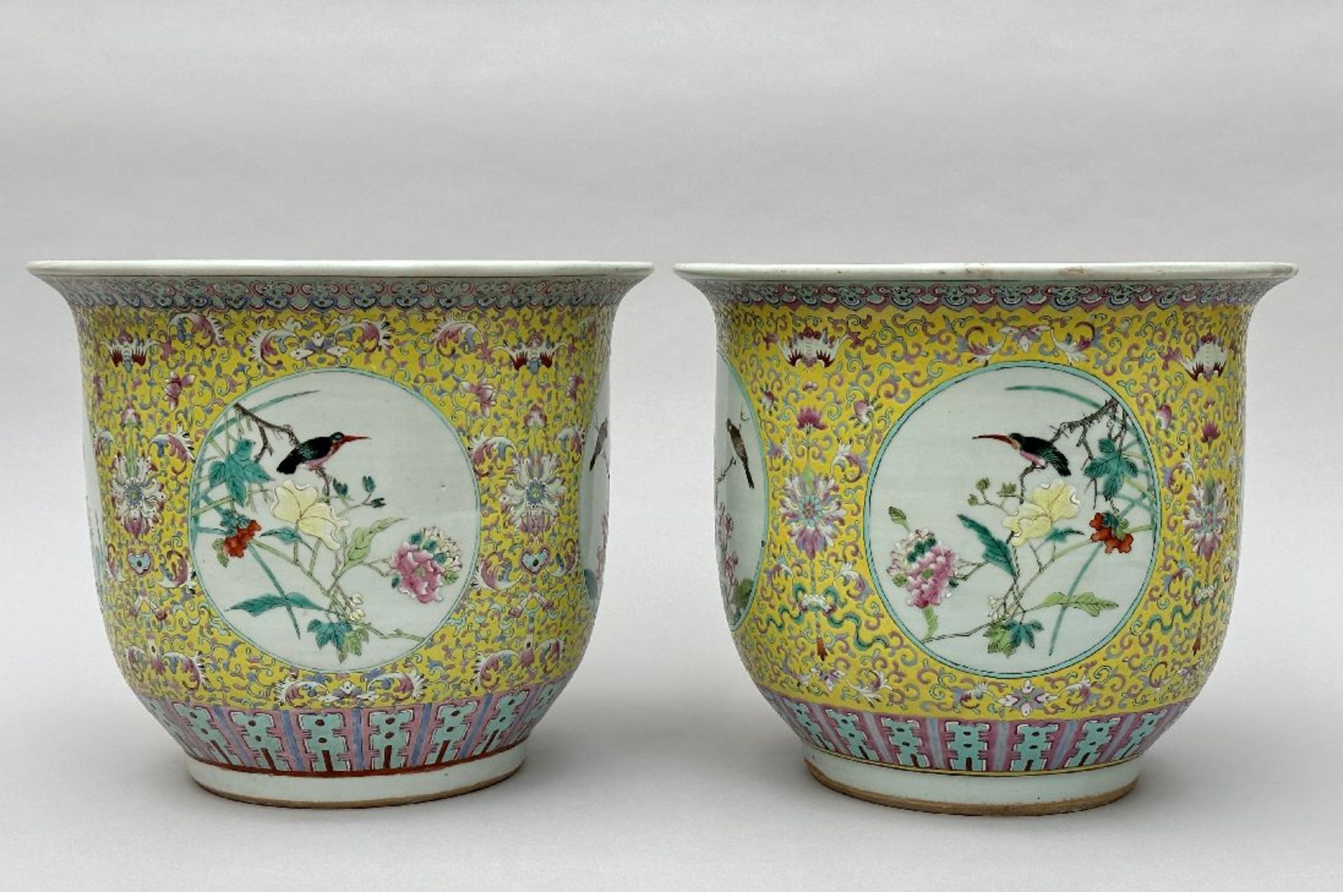 A pair of Chinese porcelain planters with yellow background 'birds', 19th century - Image 4 of 9