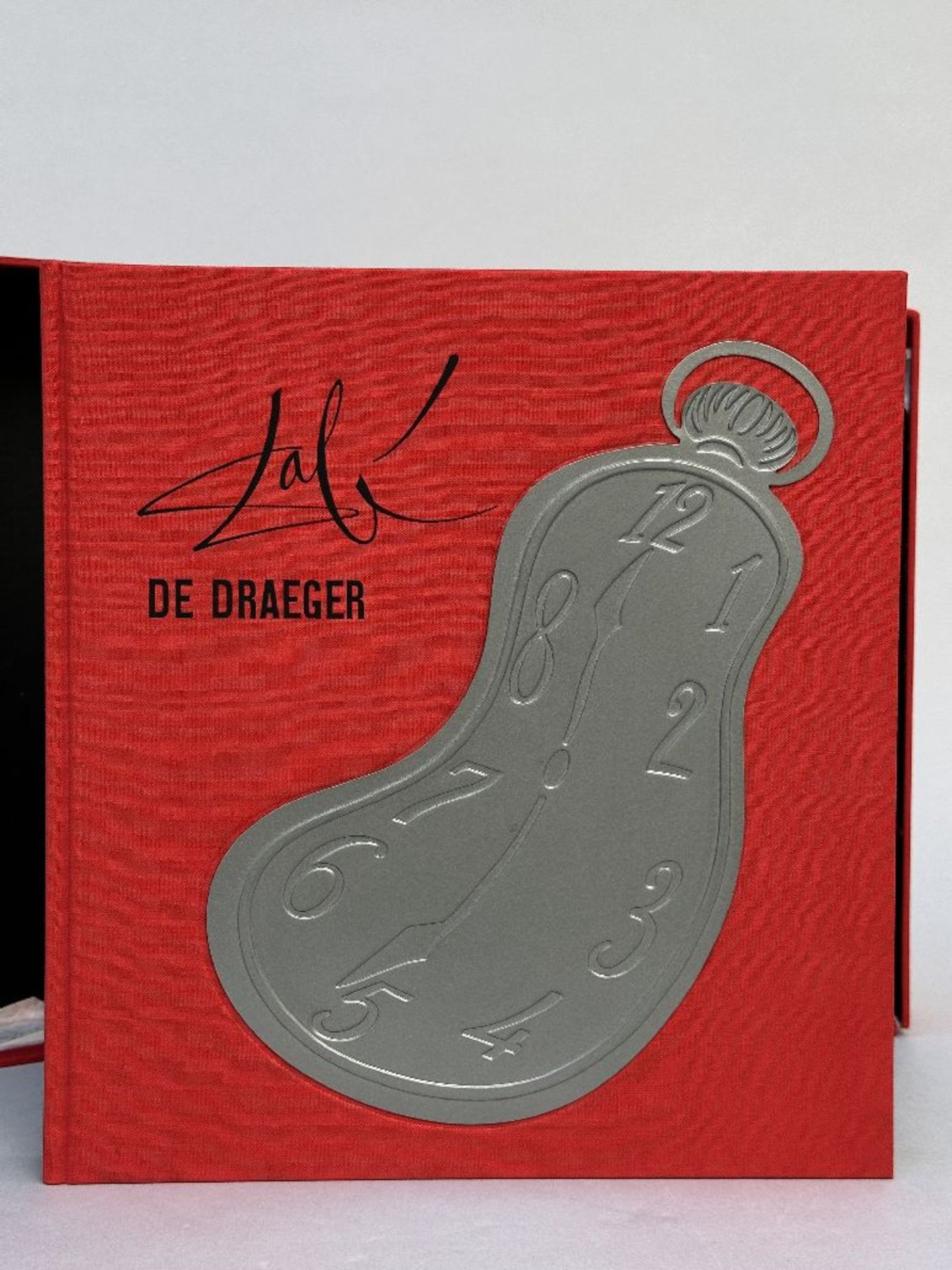 Salvador Dalí: 'The Draeger' book with bronzen medal and posters No. 244 - Image 7 of 9