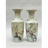 Two vases in Chinese porcelain 'birds' (*)