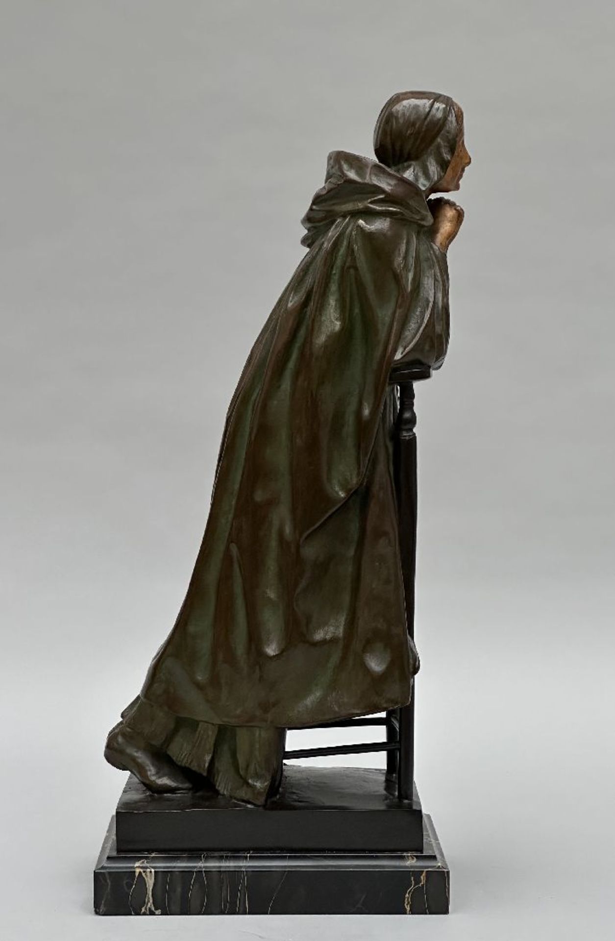 Edmond Lefever: bronze statue 'praying woman' - Image 2 of 6