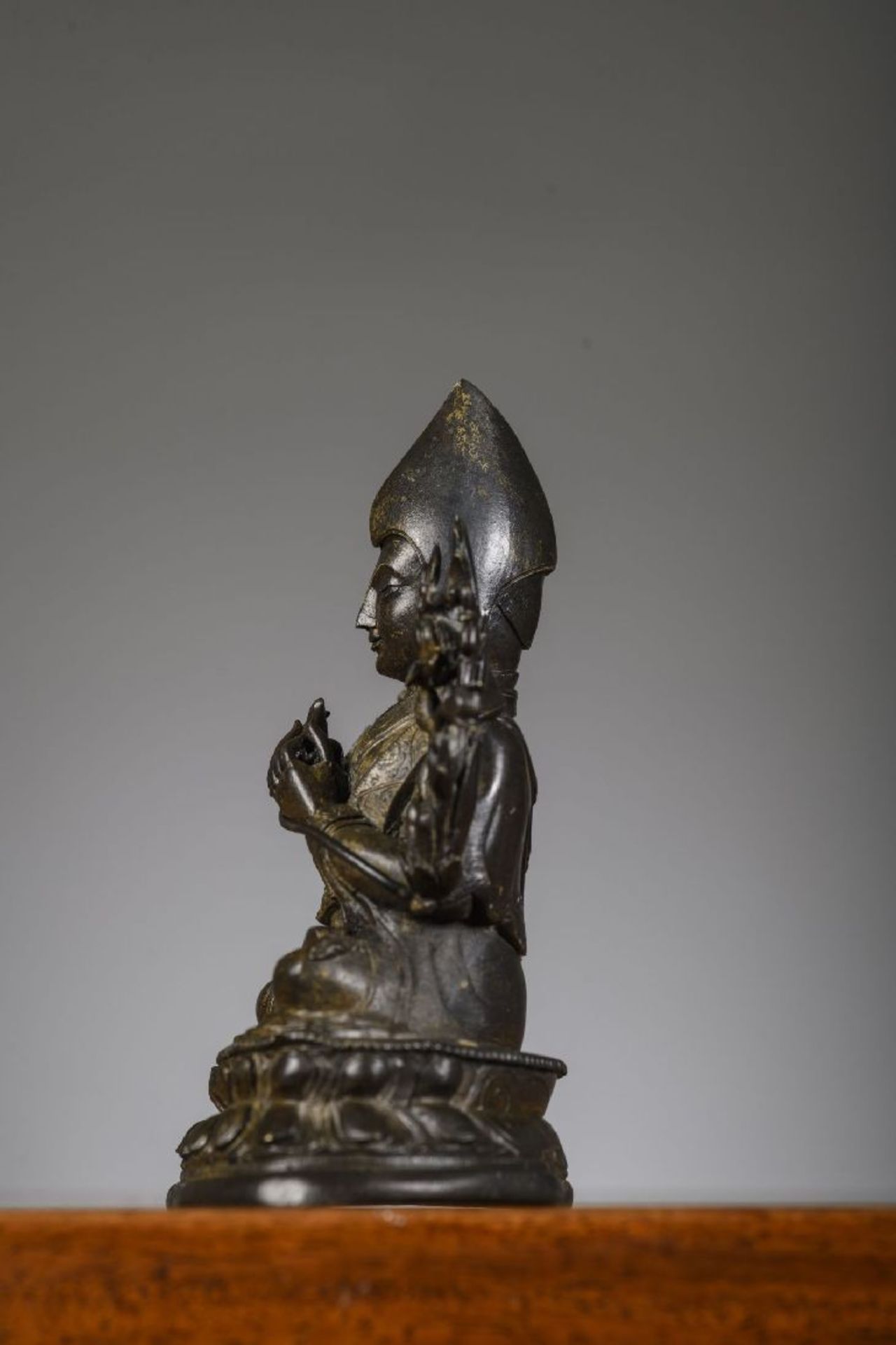 A Buddhist bronze 'Tsongkhapa', China 18th century - Image 2 of 7