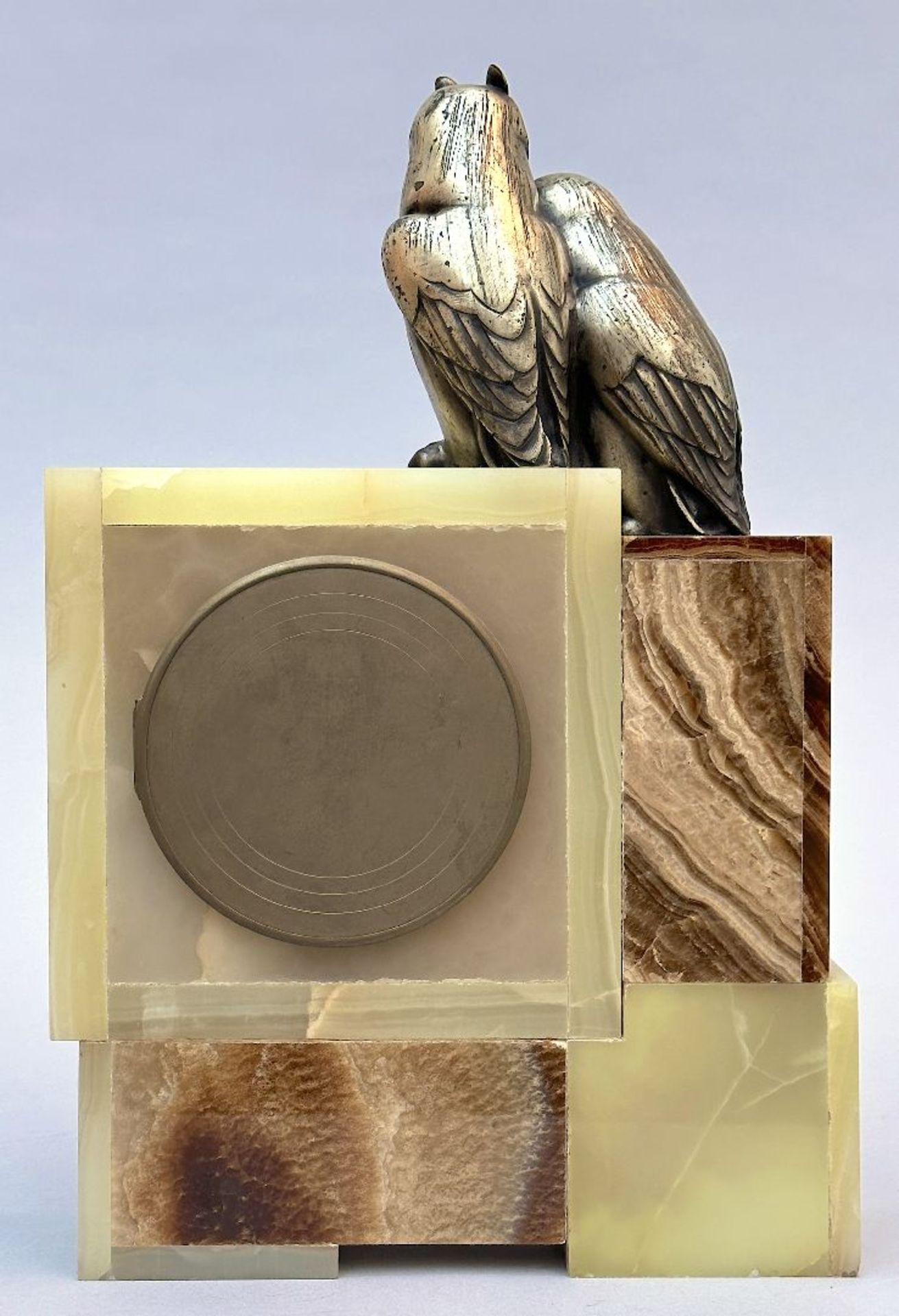 Lot: Max Le Verrier: pair of bookends and Art deco clock in onyx and zamac 'owls' - Bild 6 aus 7