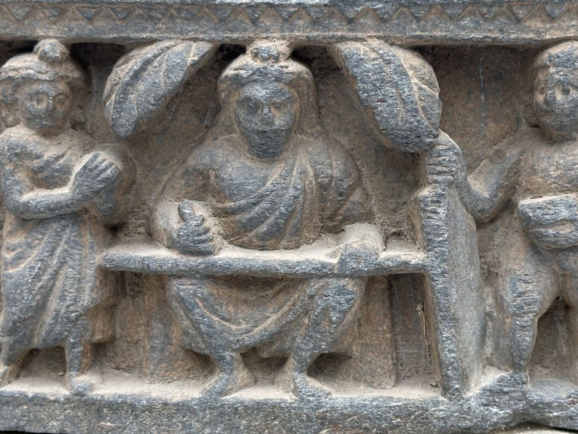 Carved relief in schist 'Buddha', Gandhara - Bild 8 aus 8