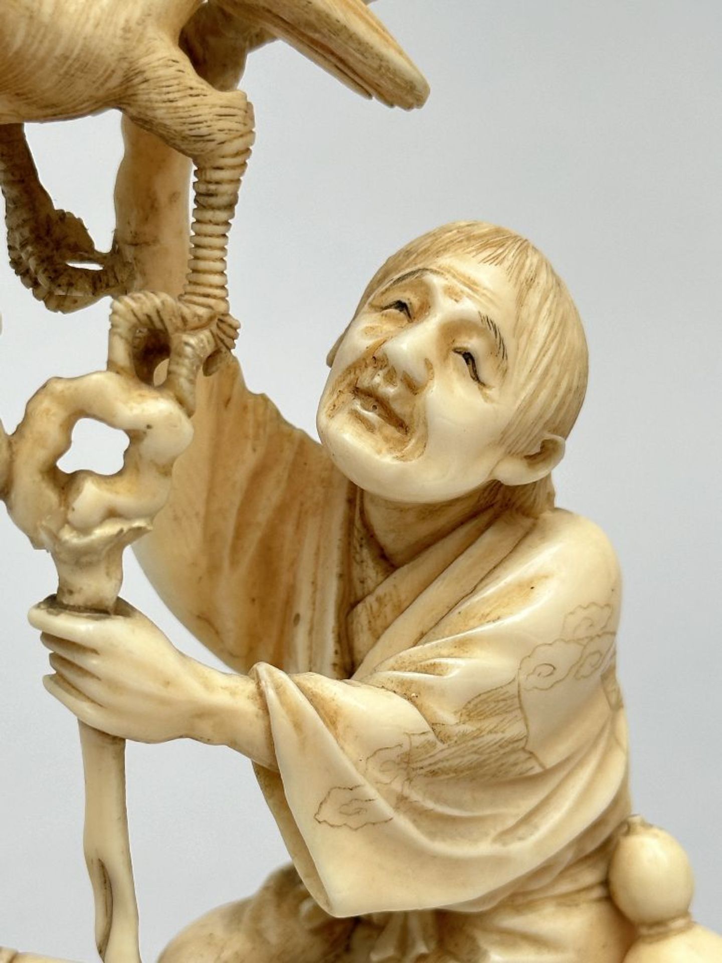Japanese okimono 'man with eagle', Meiji period (signed) - Image 2 of 6