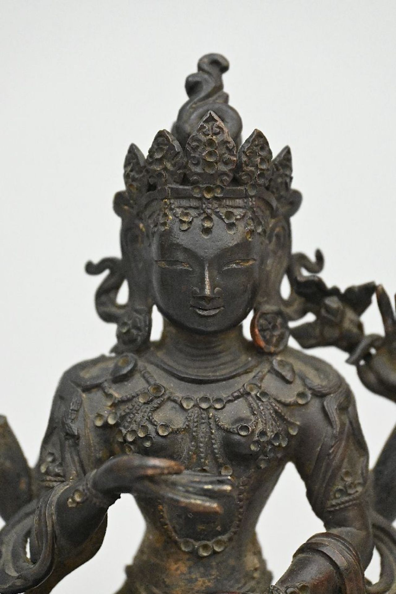 Bronze statue 'Bodhisattva', China or Mongolia 18th century (*) - Image 4 of 9