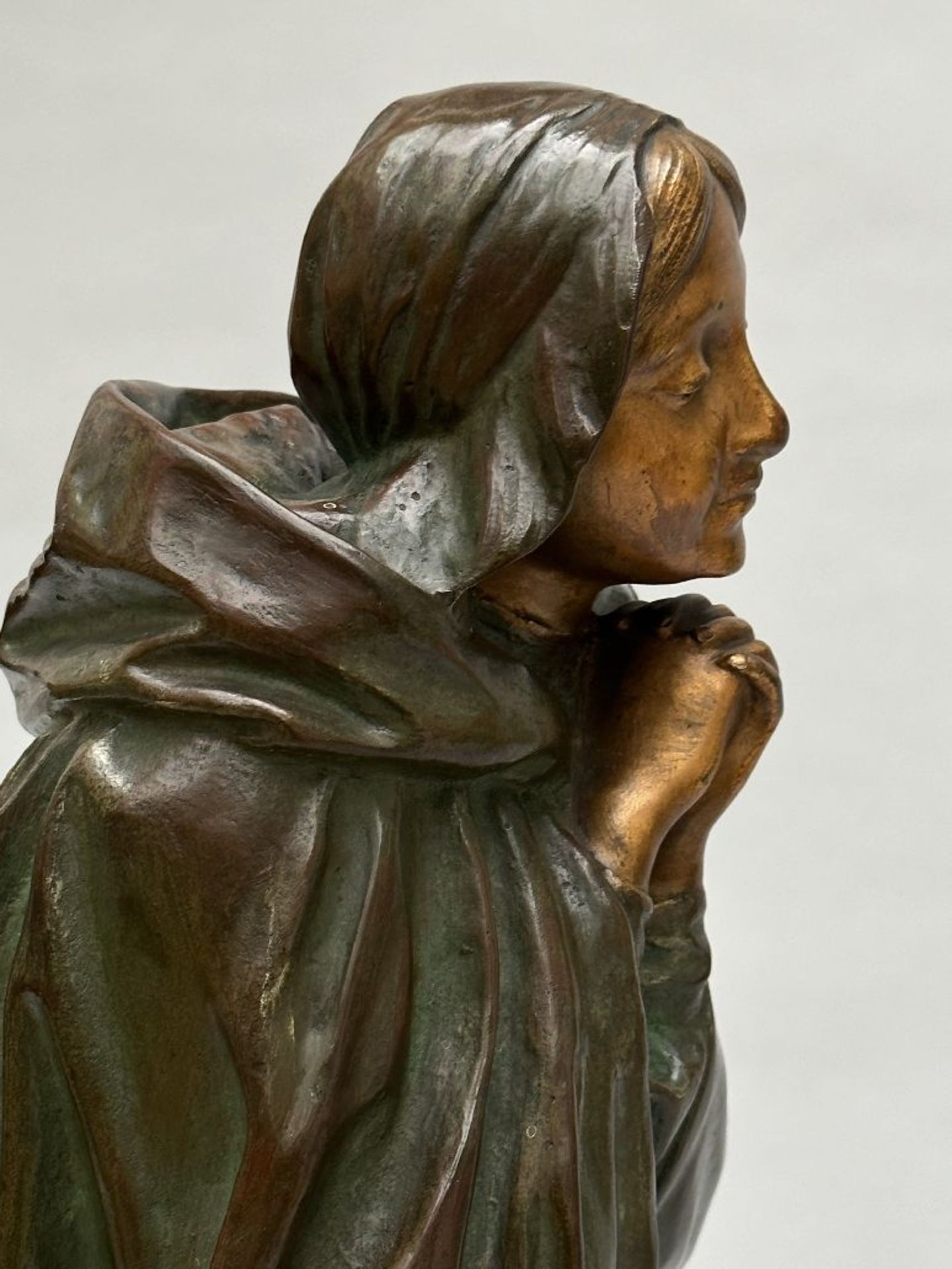 Edmond Lefever: bronze statue 'praying woman' - Image 6 of 6