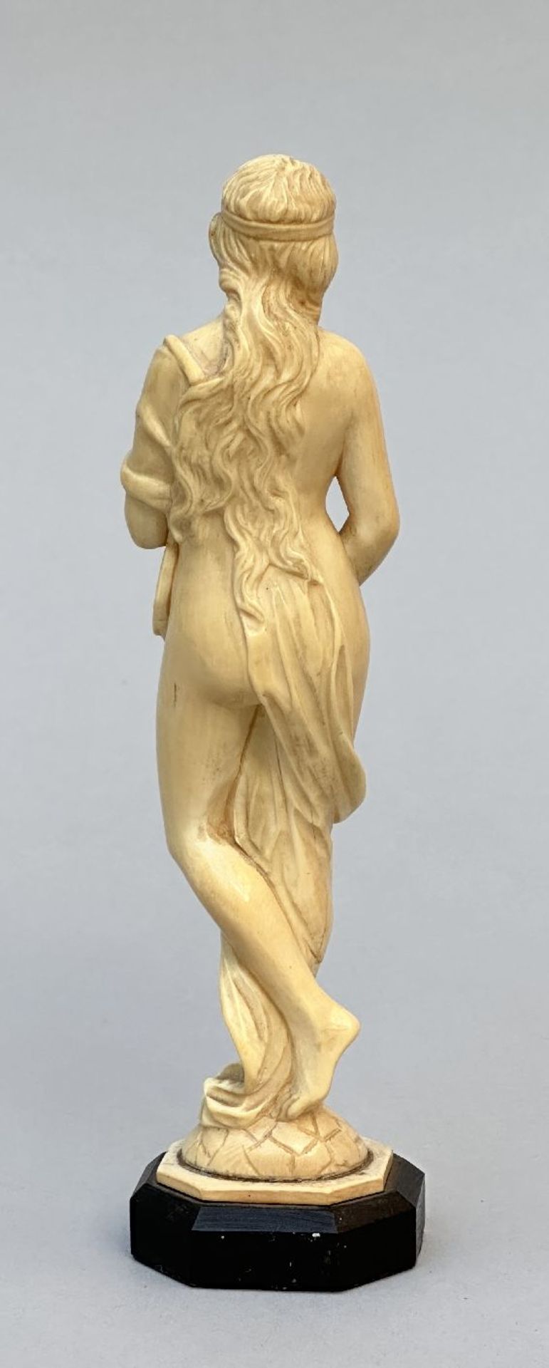 Ivory statue 'draped female nude', 19th century - Bild 3 aus 4