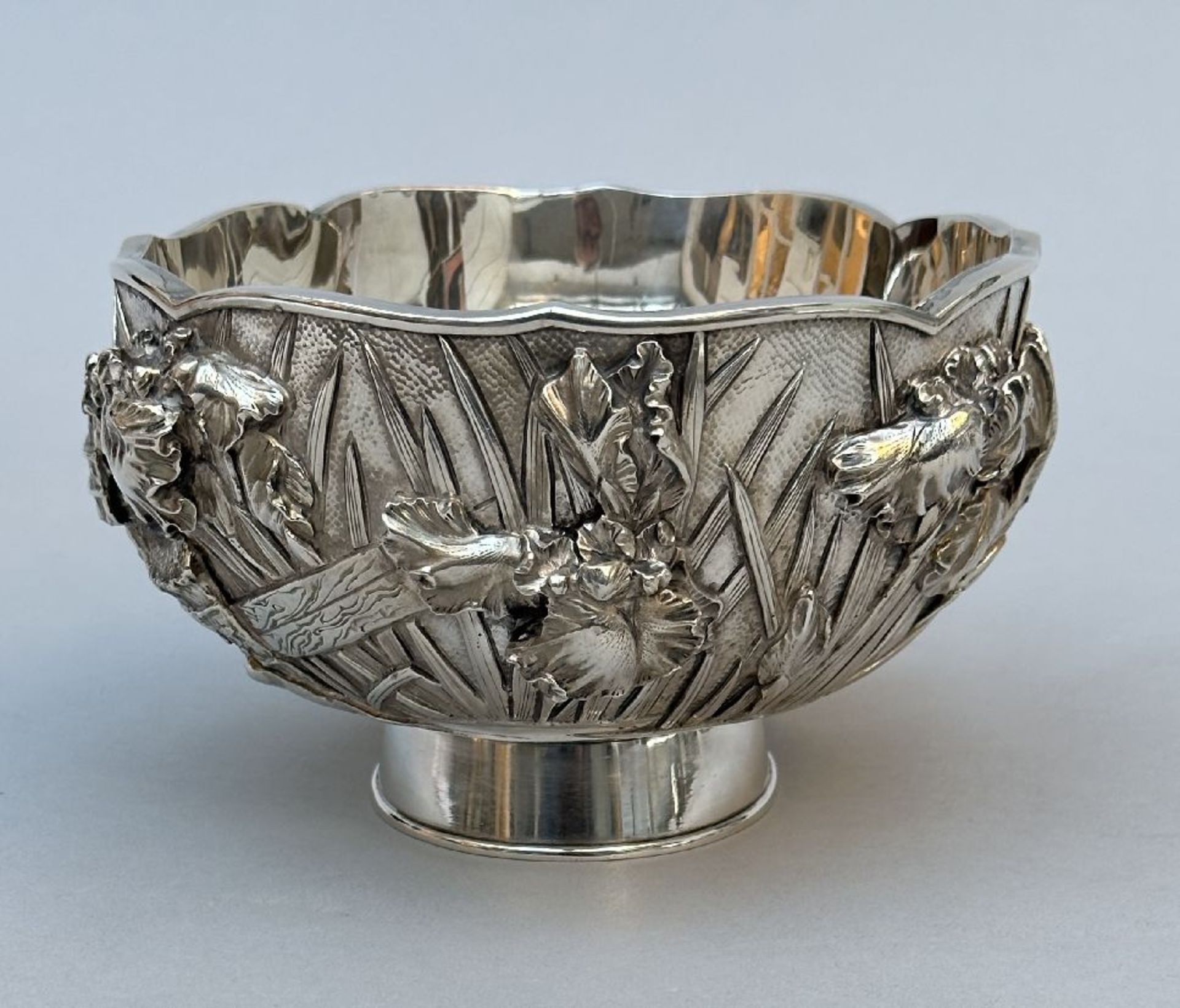 Japanese oval silver bowl 'floral decor with hut', Meiji period (signed)(*) - Image 7 of 9