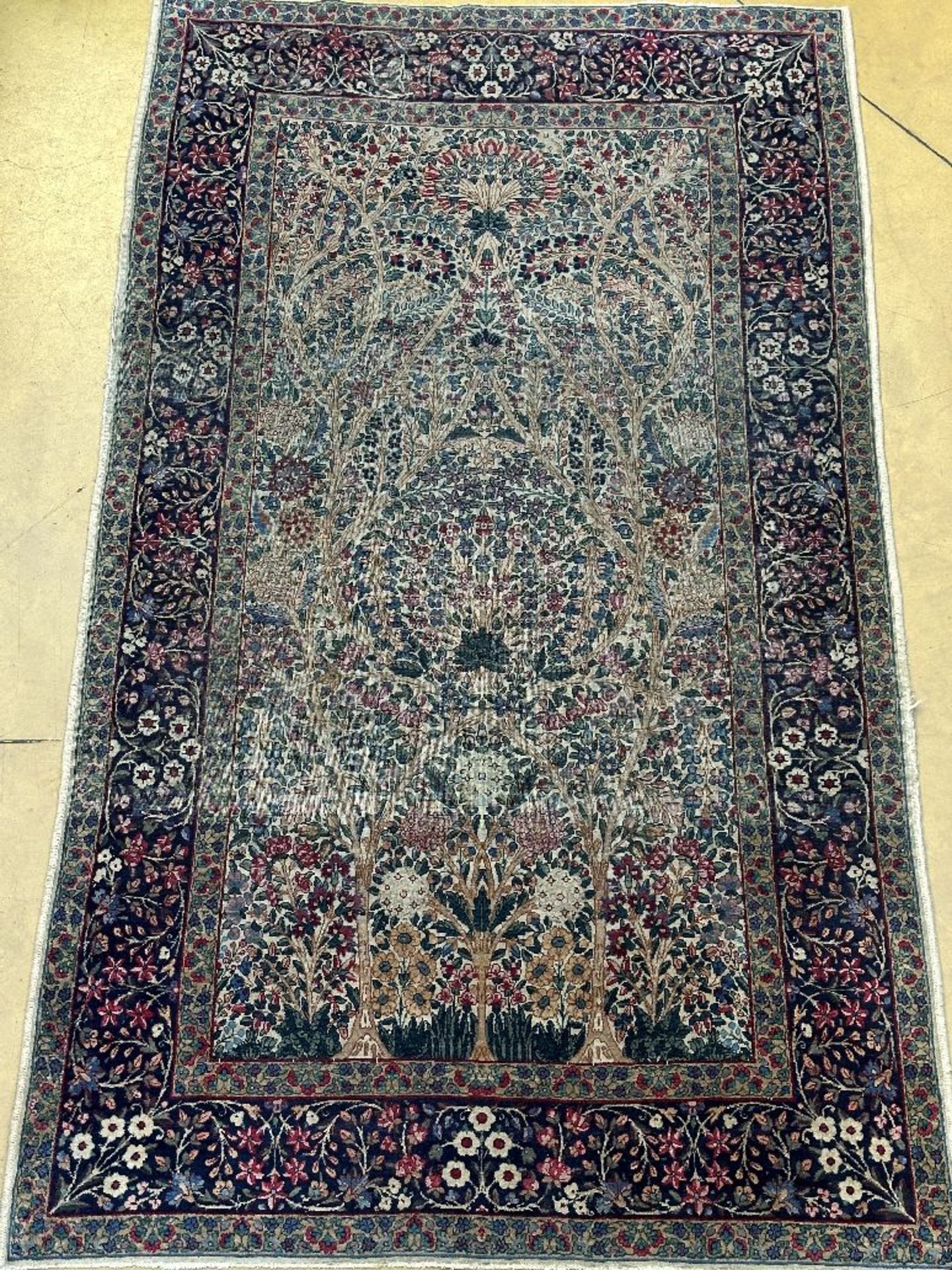 Persian carpet 'tree of life' (*) - Bild 2 aus 5