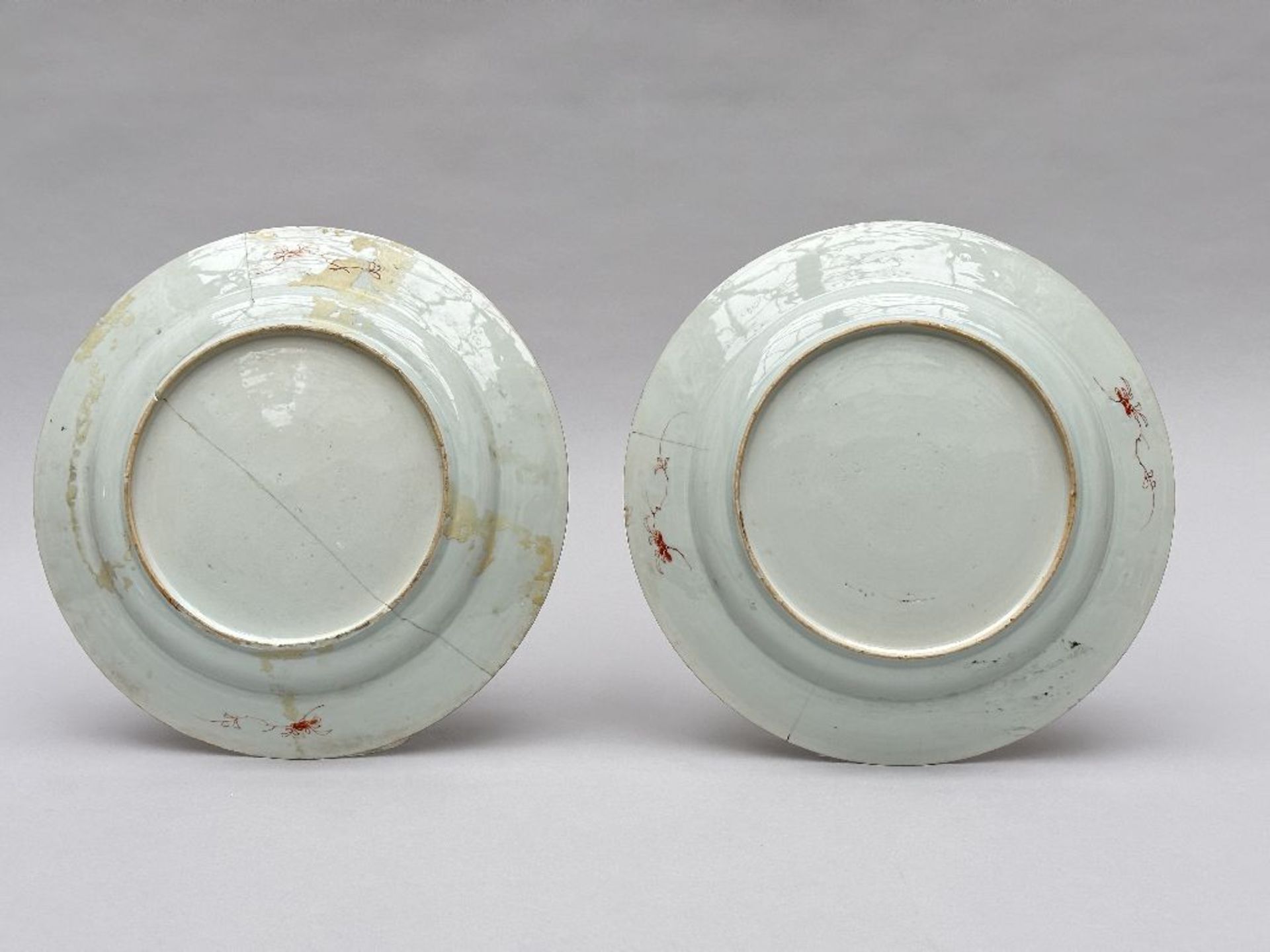 A pair of Chinese famille verte dishes with monogram of Louis Bernaert, accountant of the Ostend Com - Image 2 of 9