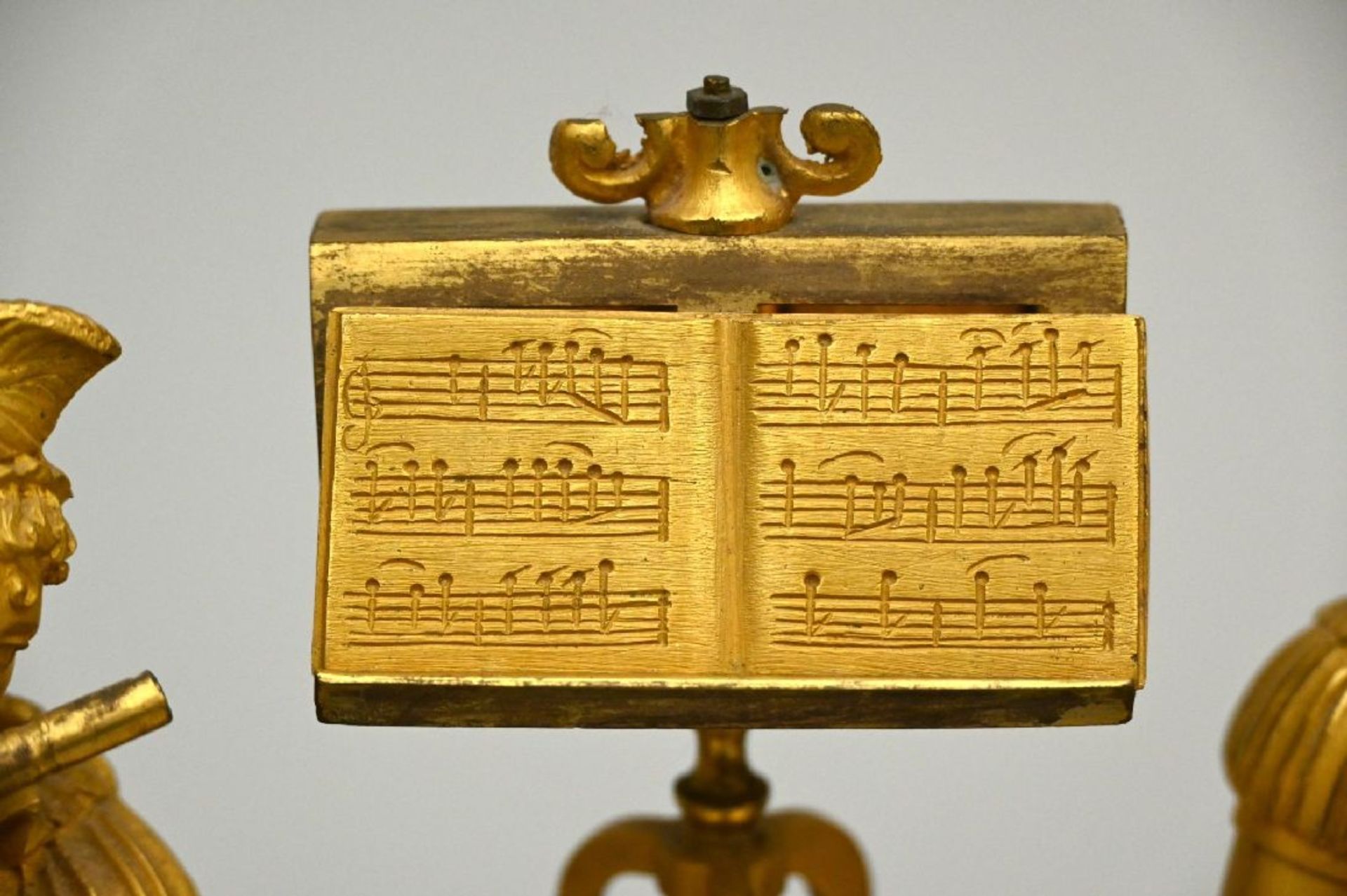 Empire clock in gilt bronze 'musicians' - Bild 4 aus 6