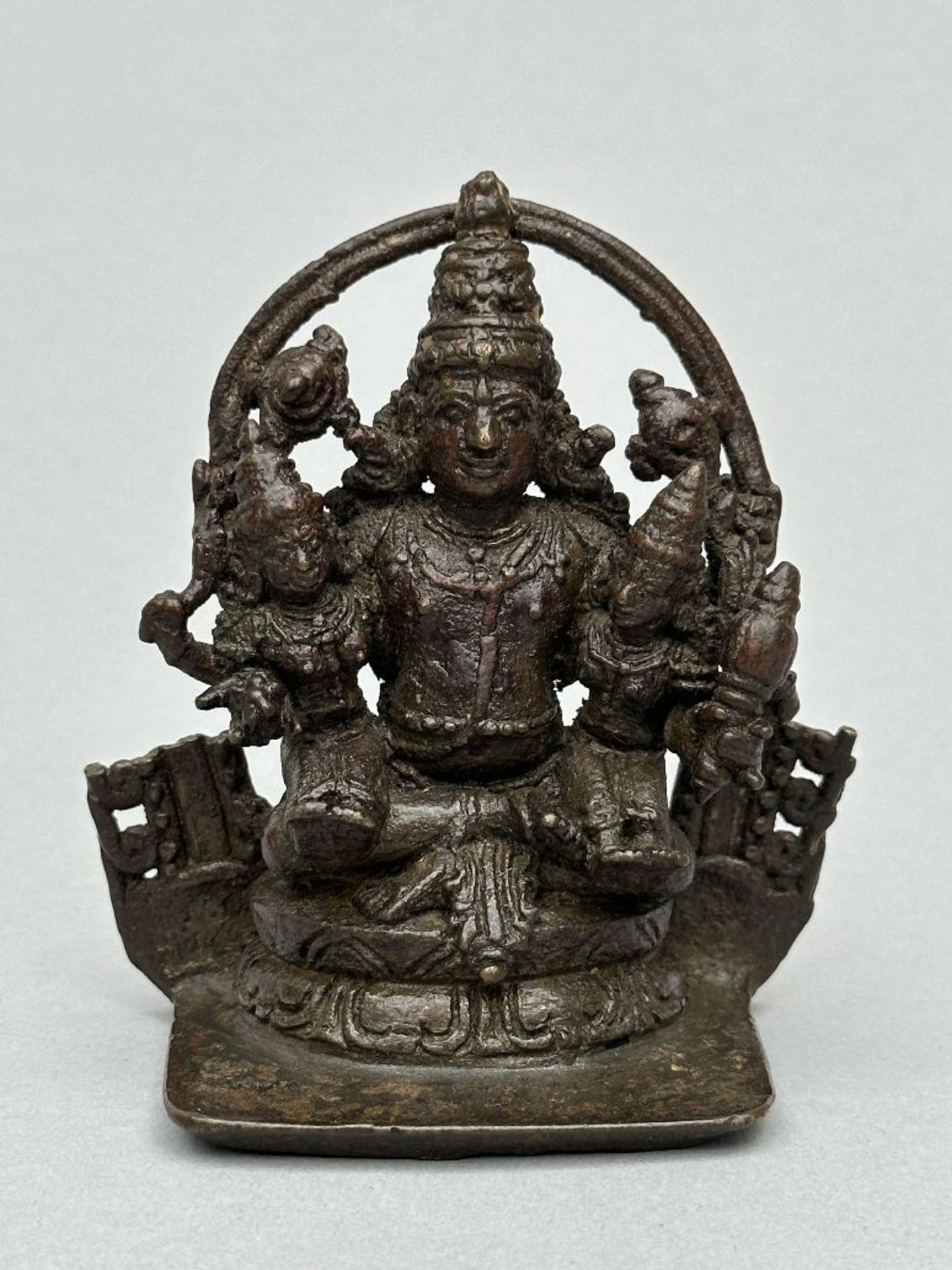 Bronze statue 'Vishnu with his consorts', Kerala India - Image 4 of 9