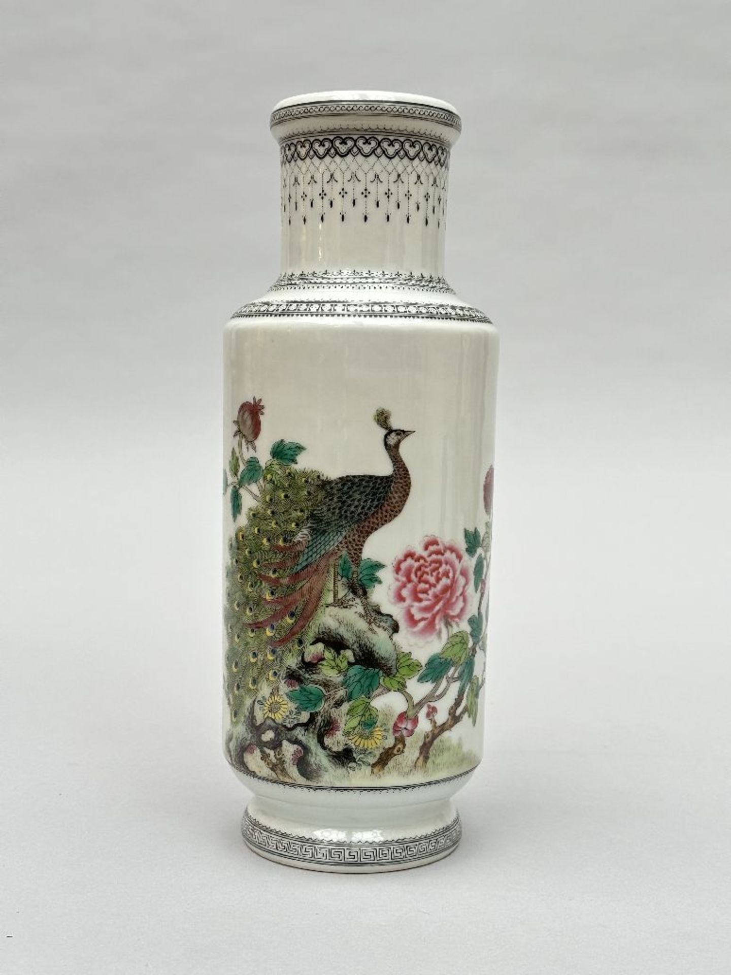 Chinese porcelain vase 'peacock'