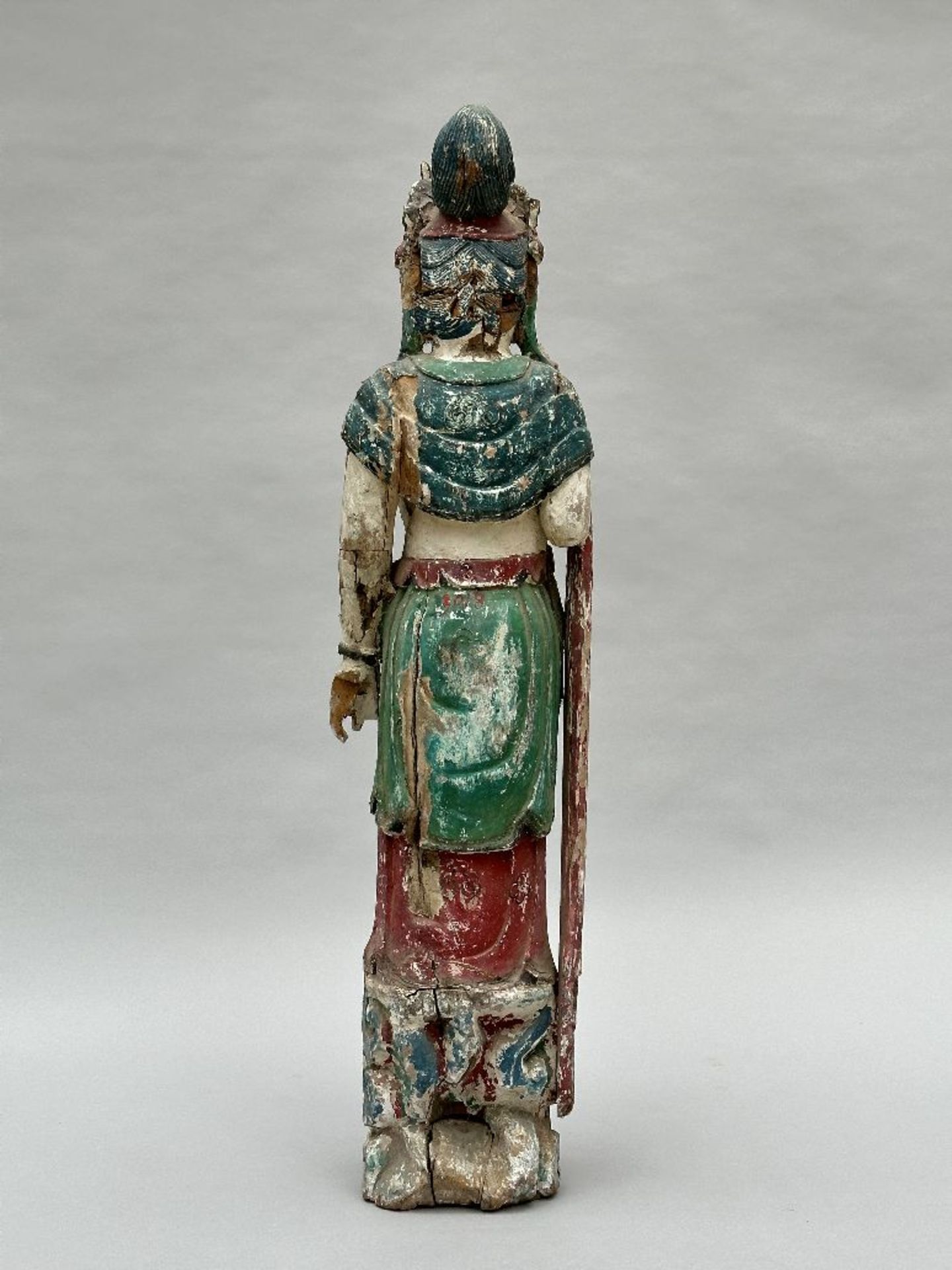 Chinese Guanyin in polychromed wood (*) - Image 3 of 7