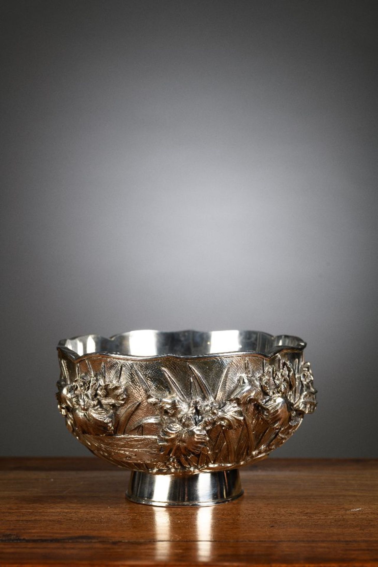 Japanese oval silver bowl 'floral decor with hut', Meiji period (signed)(*) - Image 3 of 9