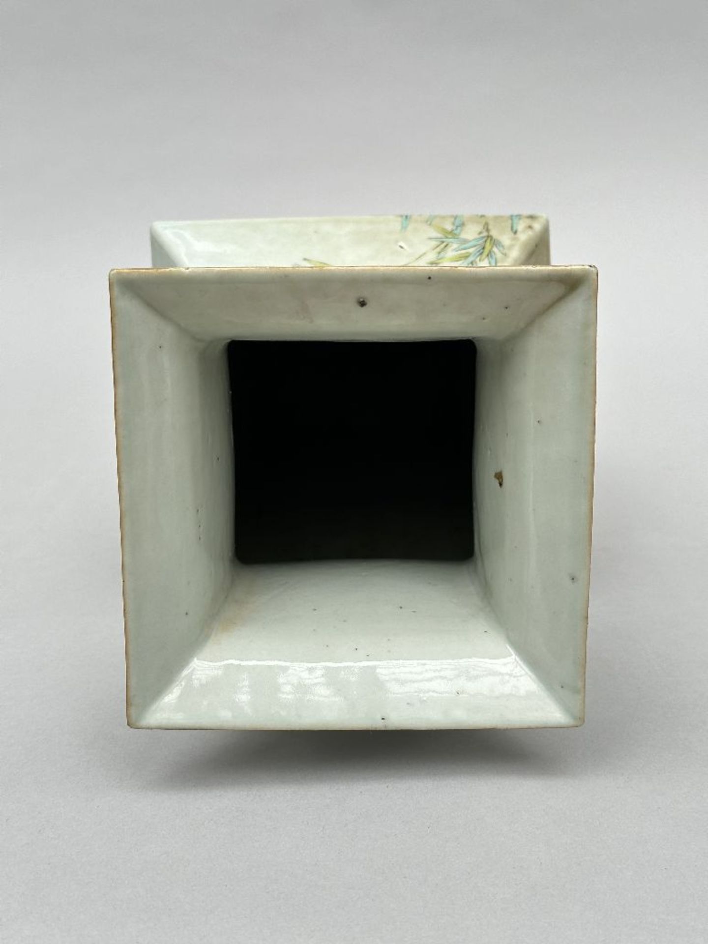 A square Chinese porcelain vase 'flowers' - Image 3 of 5