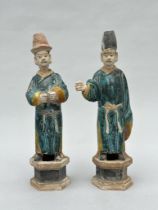 A pair of statues in terracotta 'servants', Ming dynasty (*)