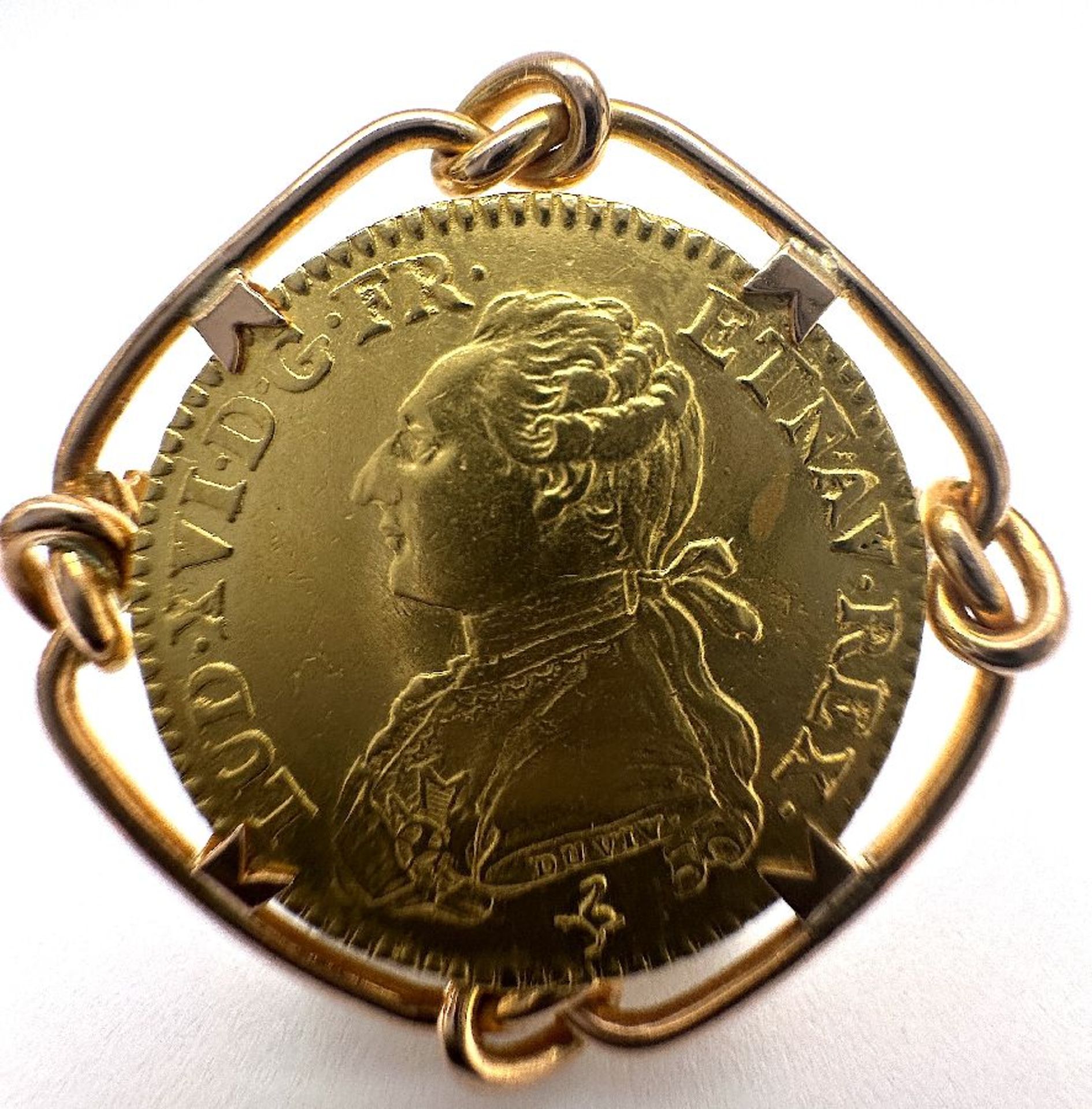 Louis XVI: Louis d'or aux palmes, a rare gold coin (Paris 1774) mounted as a brooch - Image 7 of 8