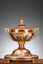 A fine tureen in Royal Vienna porcelain 'mythological scene', circa 1900 (*)