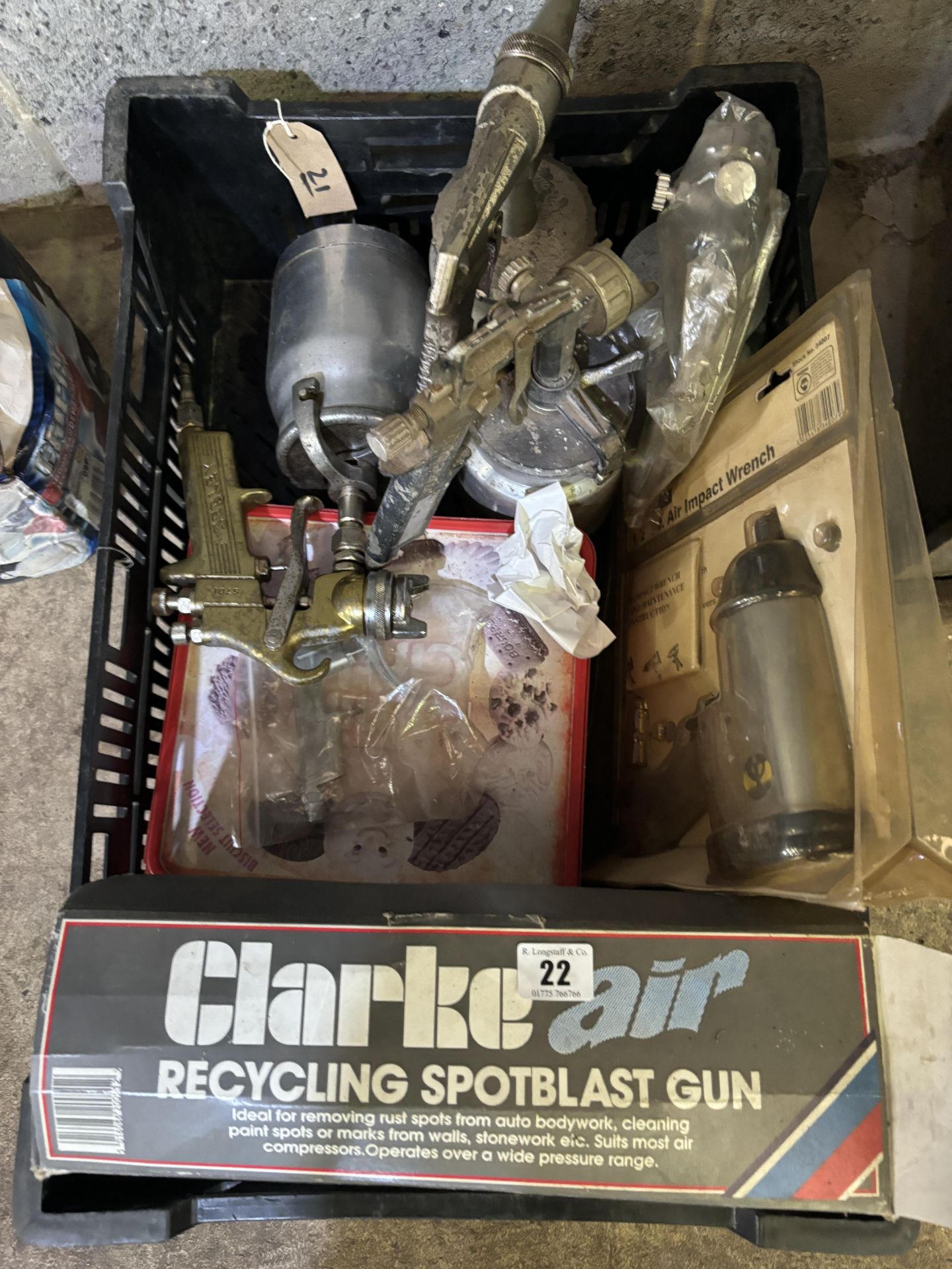 Spray guns