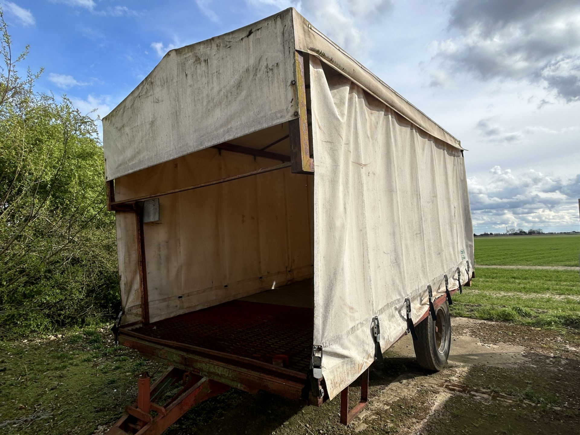 Single axle veg trailer approx. 15ft x 8ft with curtain sides 