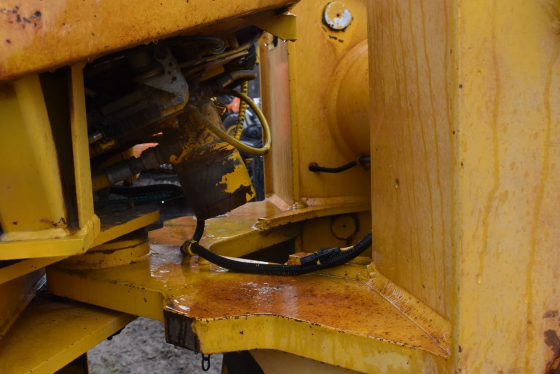 John Deere 644E Articulating Wheel Loader - Image 37 of 54