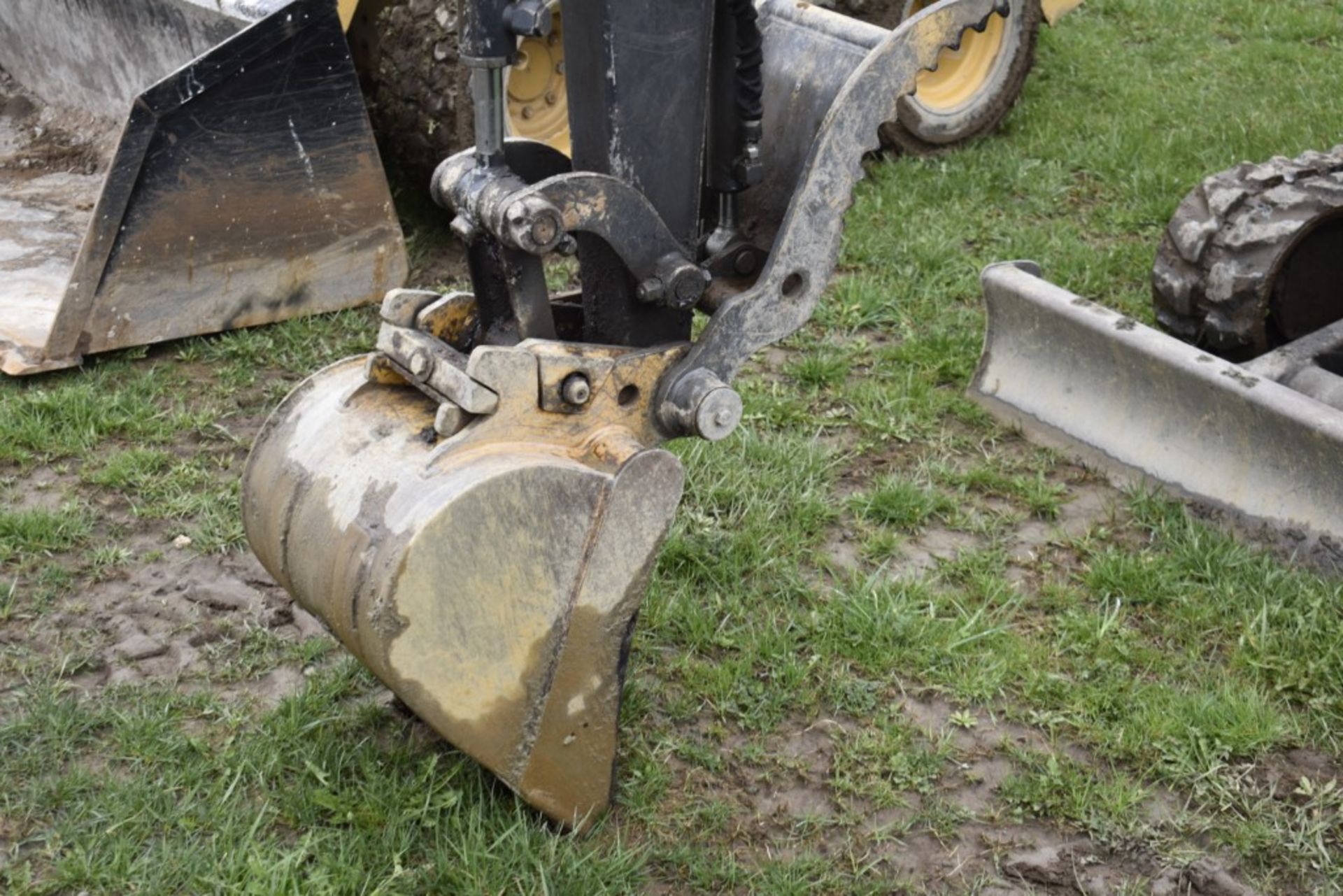 John Deere 27D Mini Excavator - Image 3 of 46