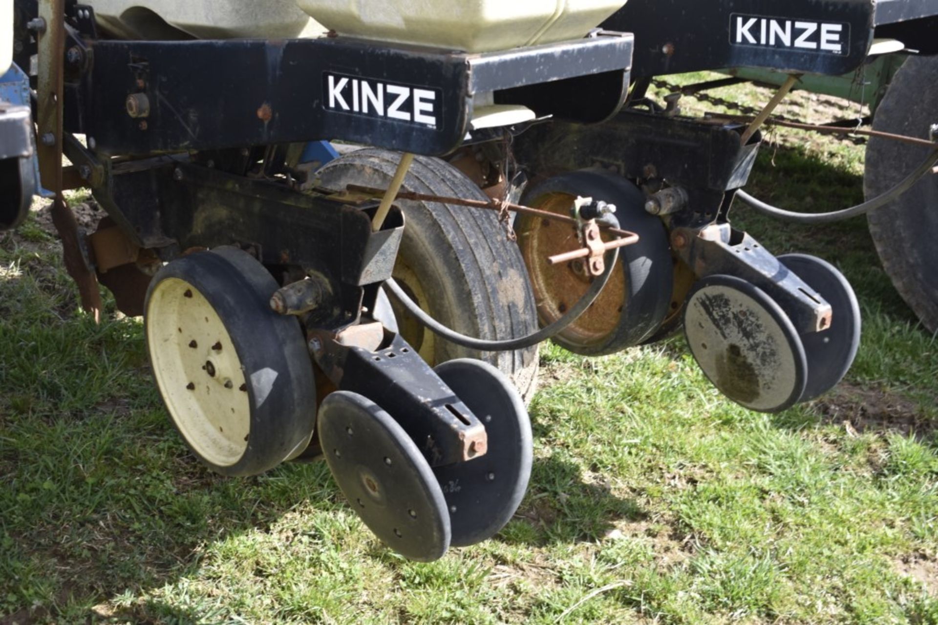 Kinze 4 Row Planter - Bild 7 aus 7