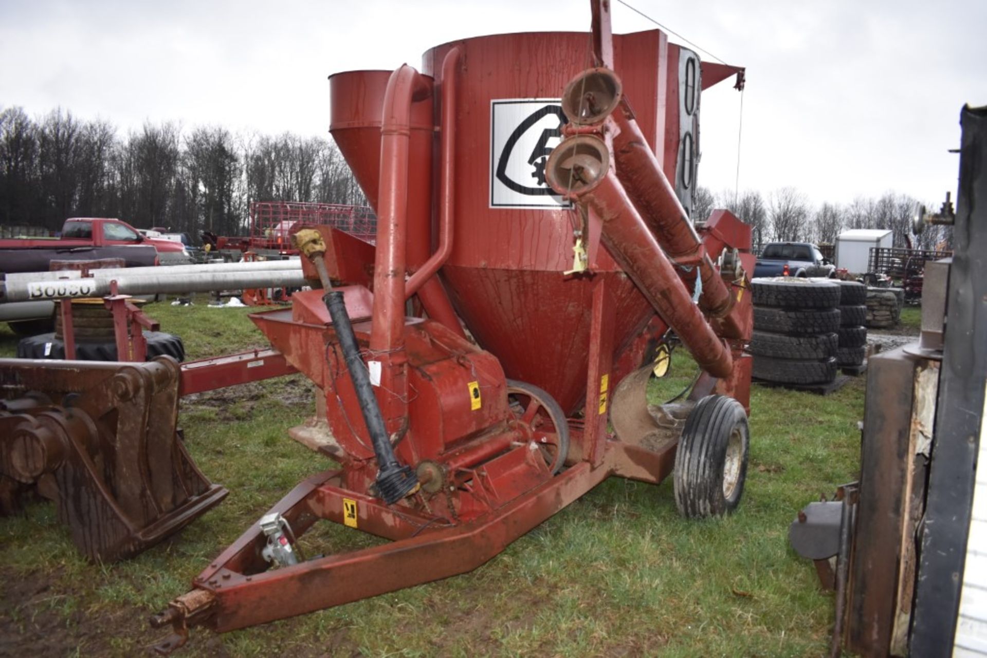 Farmhand 8202 Feed Mixer