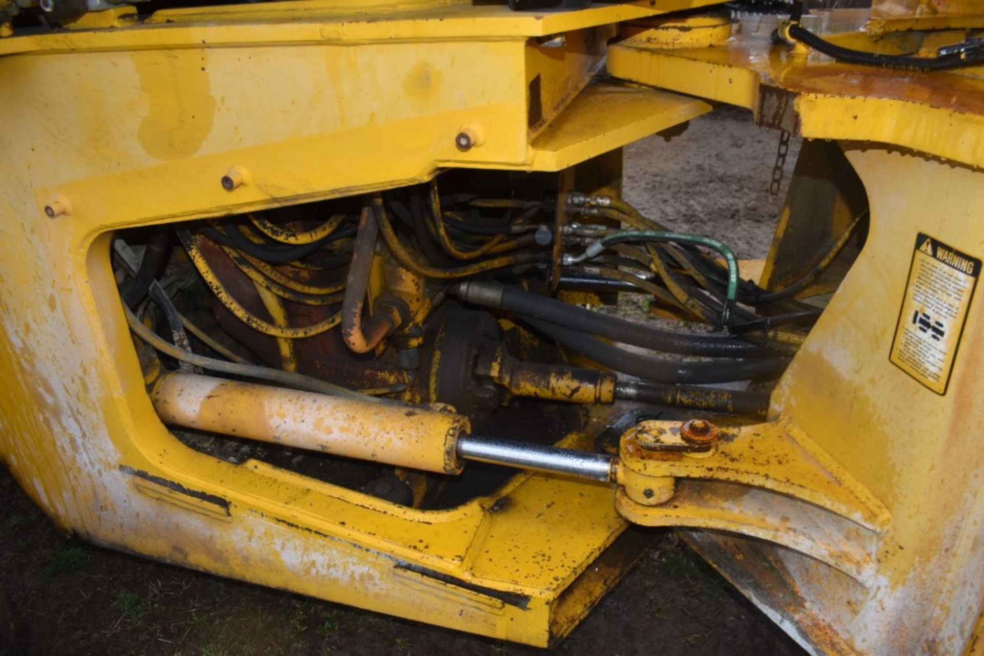 John Deere 644E Articulating Wheel Loader - Image 36 of 54