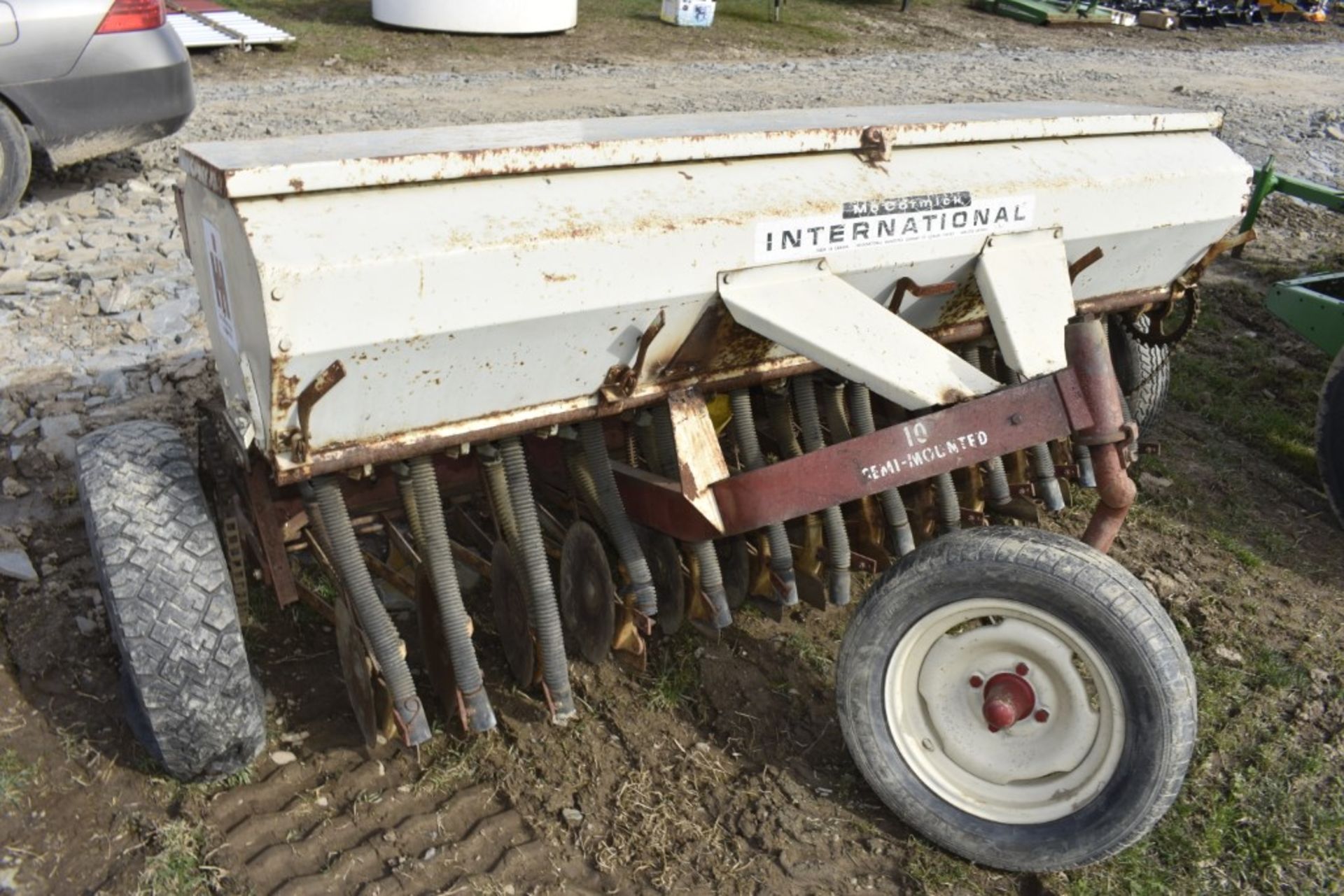 McCormick International 10 Semi Mounted Grain Drill - Bild 4 aus 6