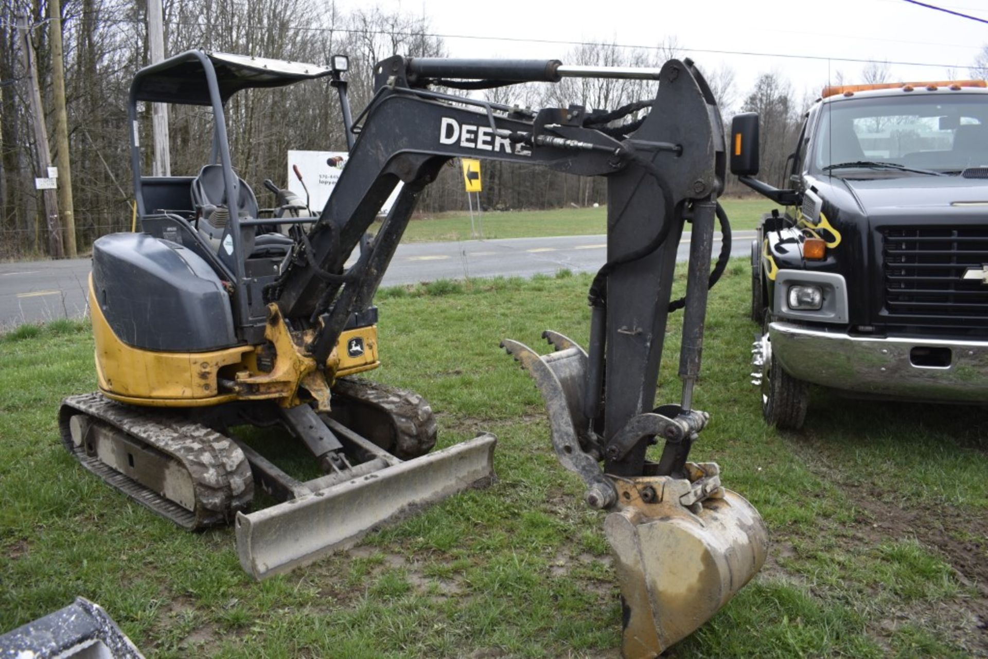 John Deere 27D Mini Excavator - Image 10 of 46