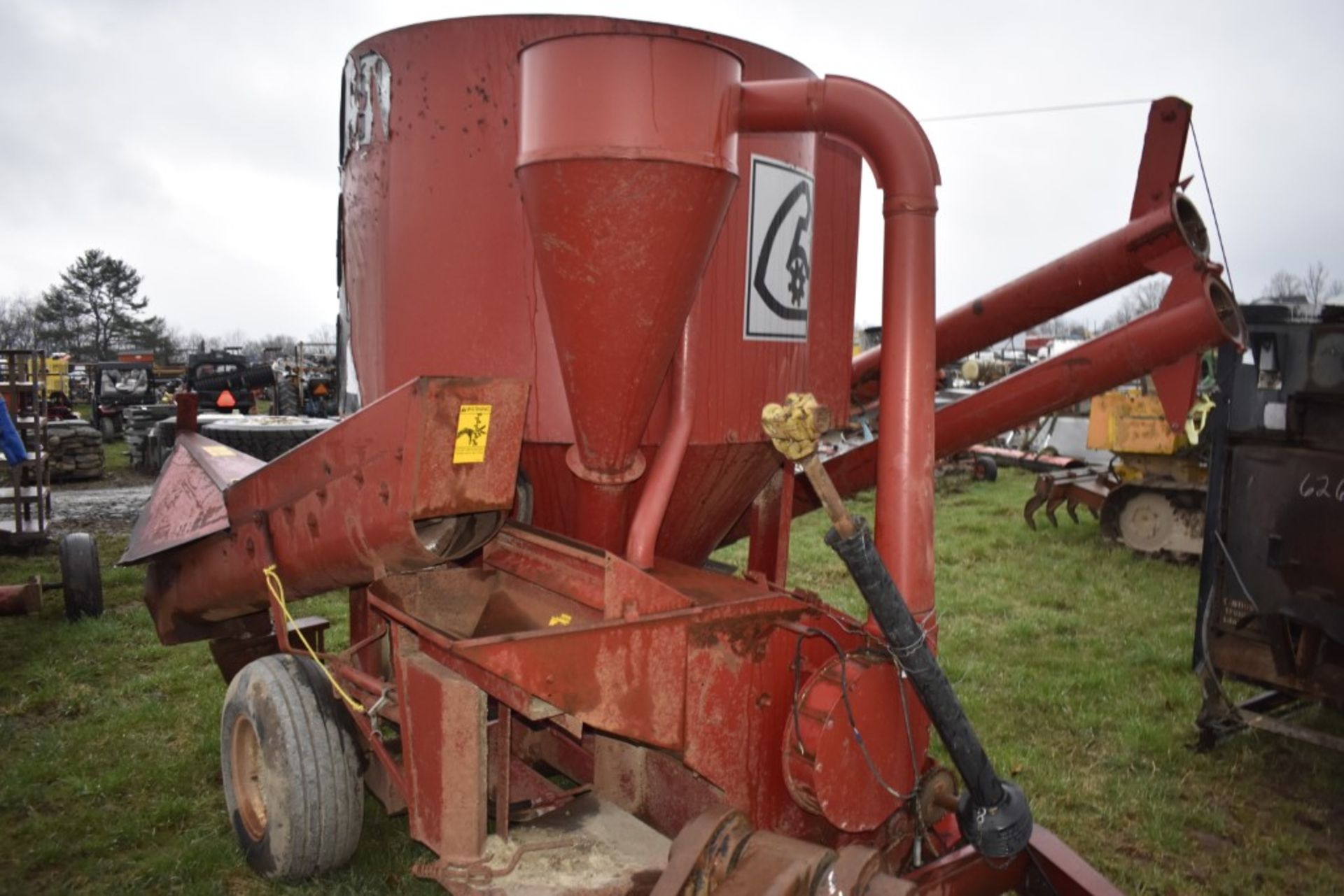 Farmhand 8202 Feed Mixer - Image 3 of 17