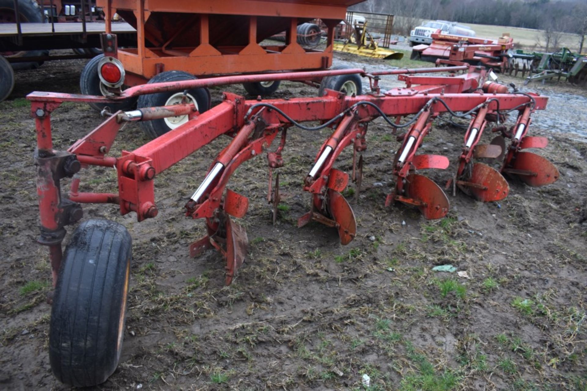 Massey Ferguson 880 5 Bottom 3 Point Plow - Bild 8 aus 18