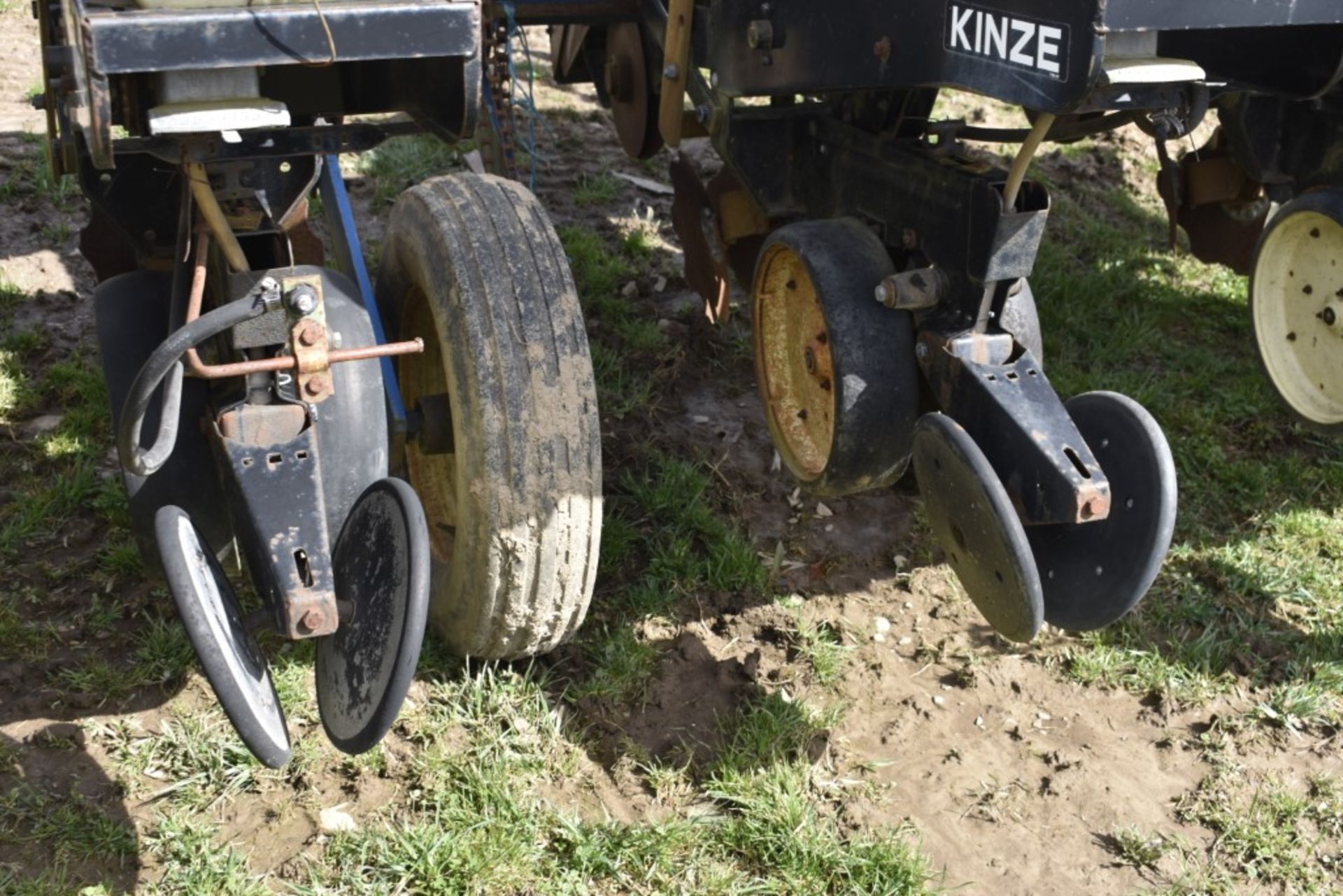 Kinze 4 Row Planter - Bild 6 aus 7