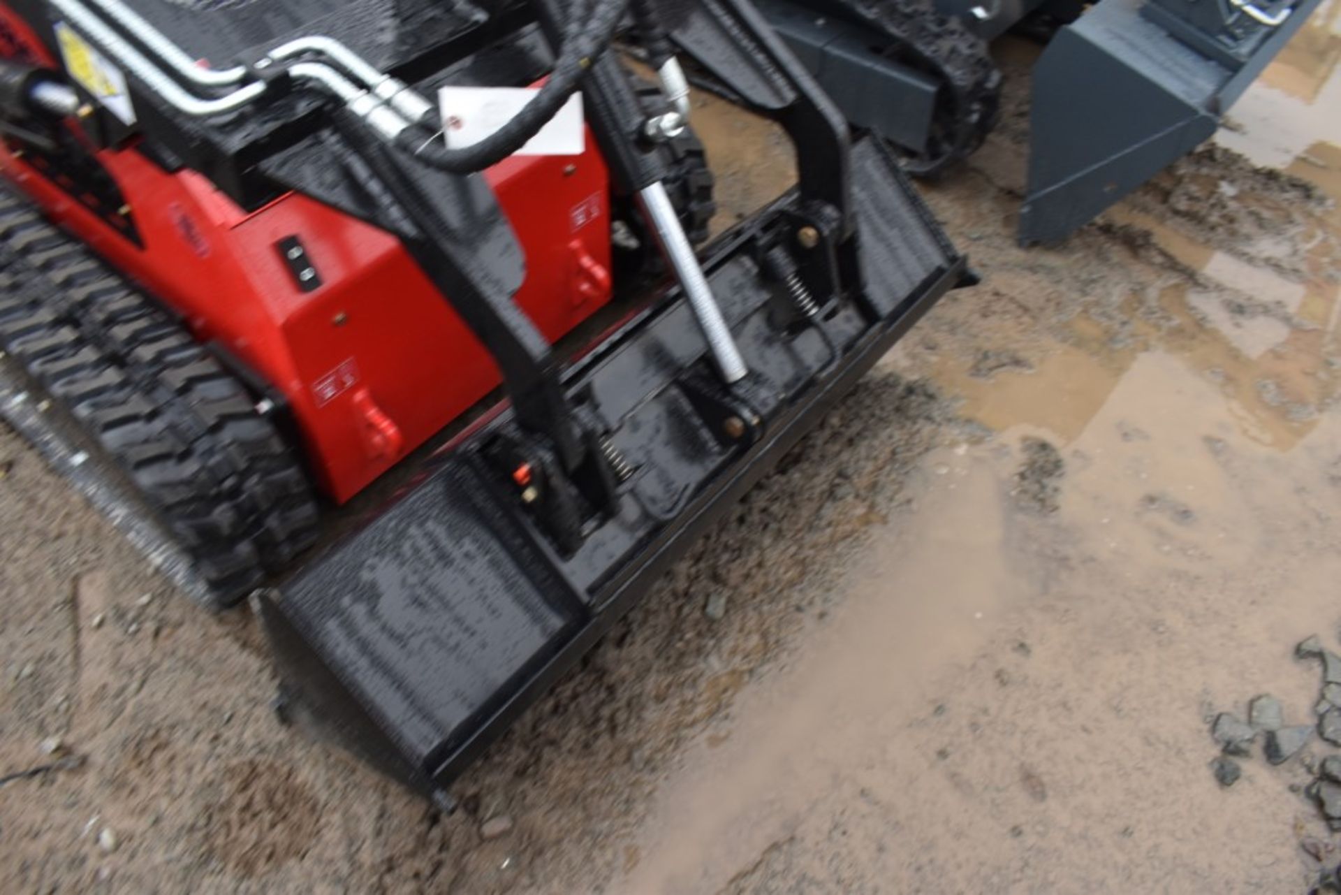 Roda RD380C Skid Steer with Tracks - Image 20 of 20