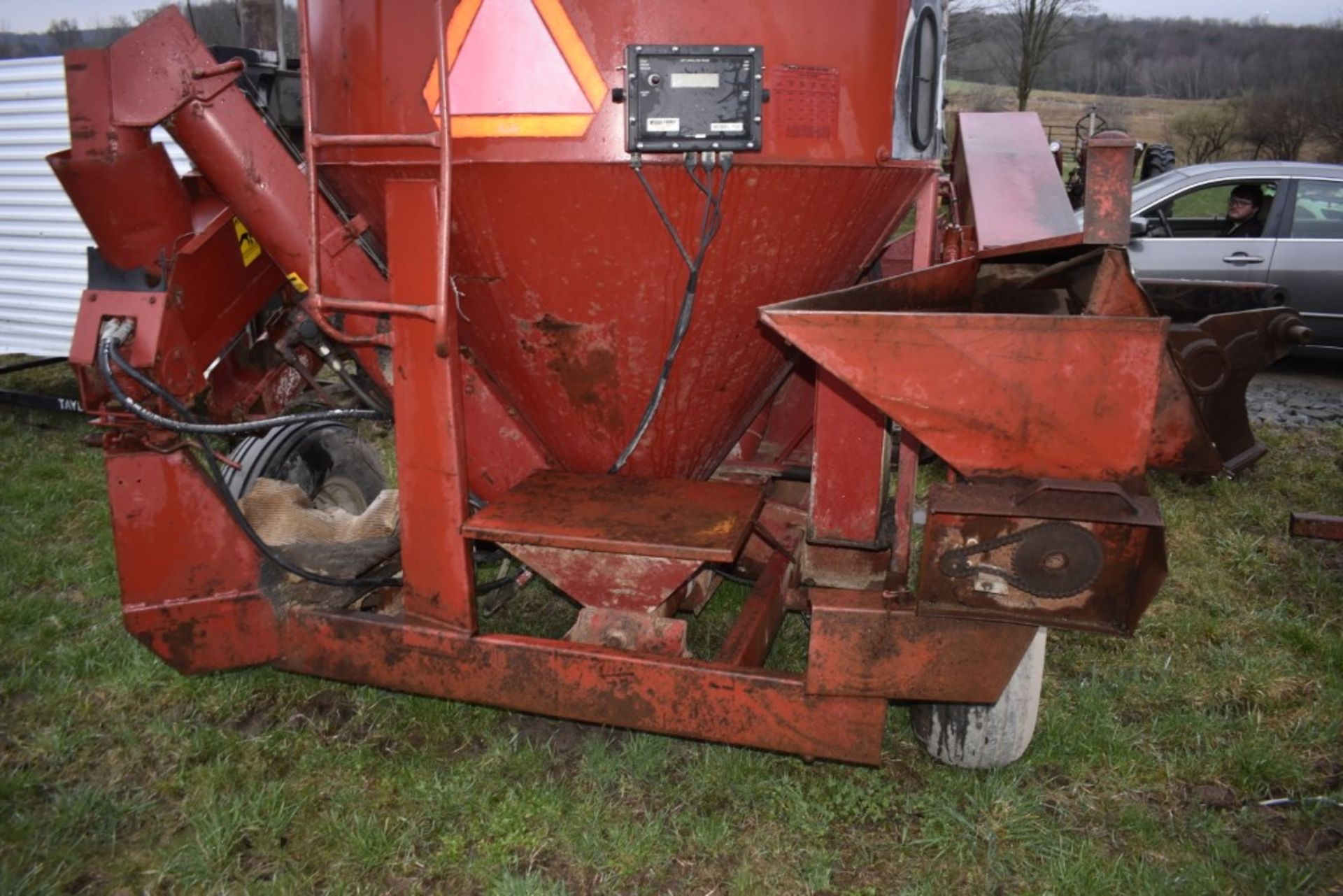 Farmhand 8202 Feed Mixer - Image 10 of 17