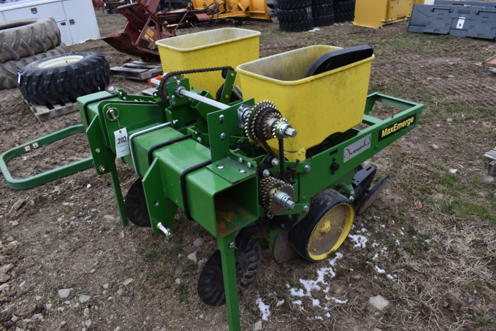 Plot Master Two Row Ground Drive Corn Planter - Bild 3 aus 10