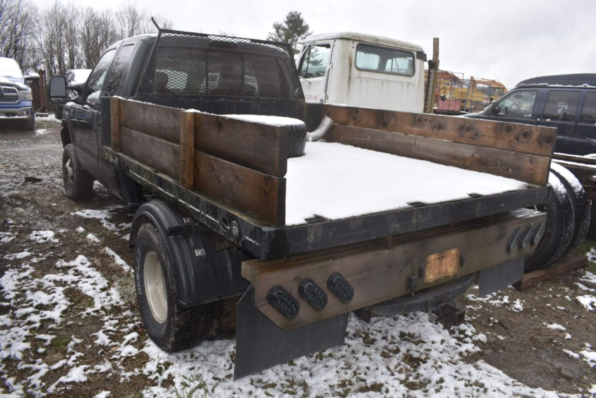 2002 Ford F-350 Super Duty Stake Body Truck - Image 7 of 36