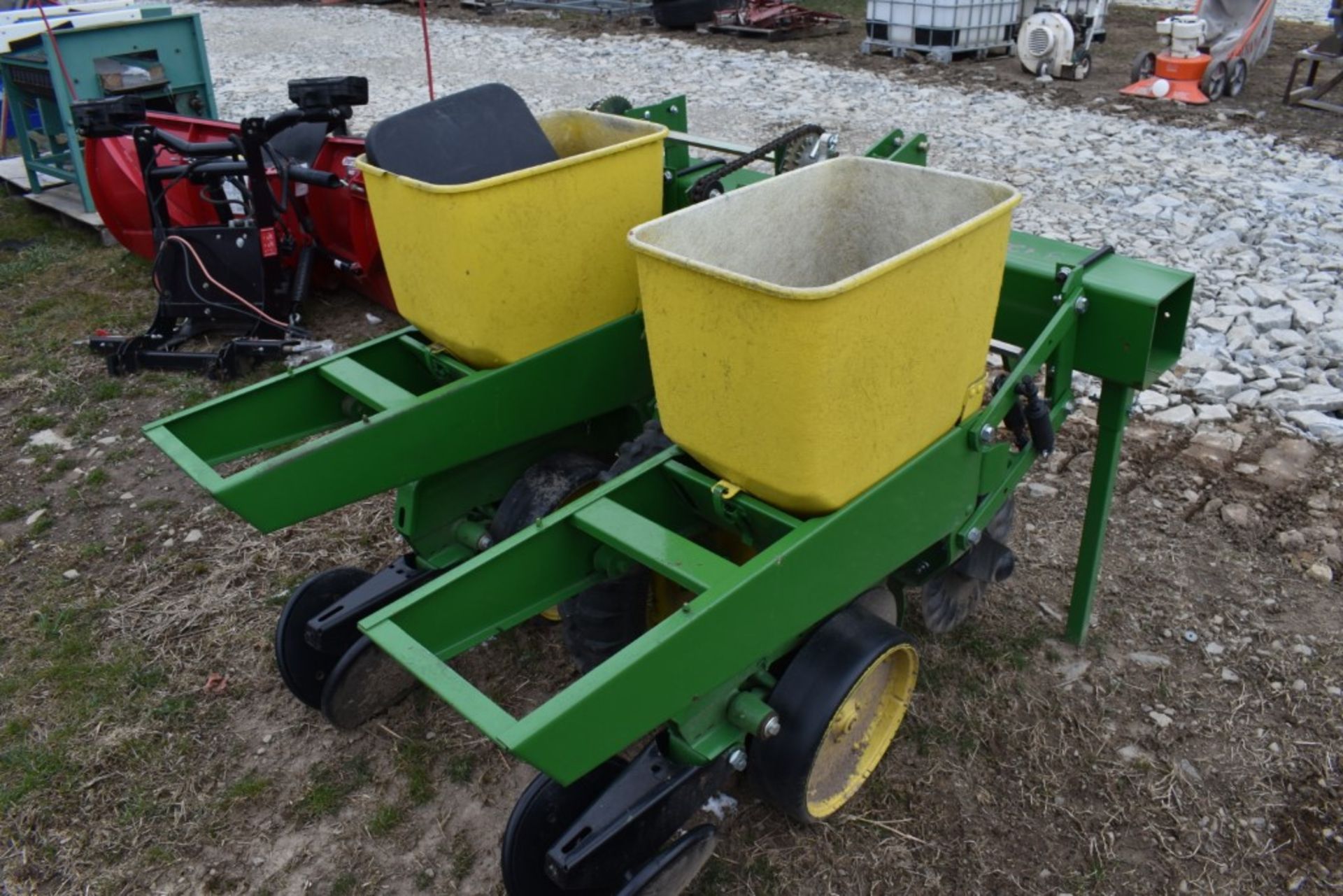 Plot Master Two Row Ground Drive Corn Planter - Bild 8 aus 10