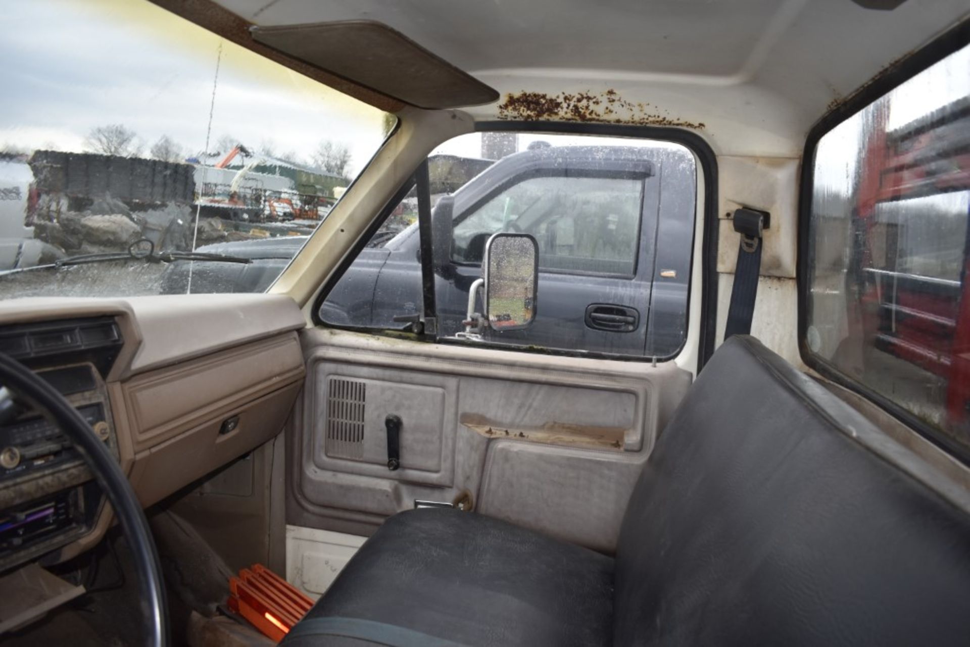1986 Ford F-350 Stake Body Truck - Image 39 of 40
