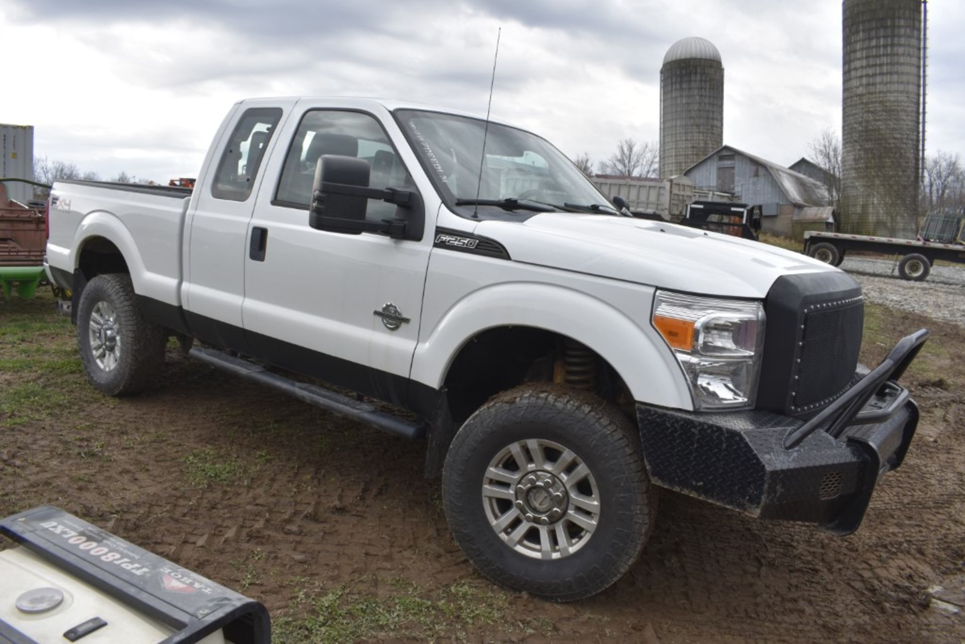 2011 Ford F-250 Super Duty Truck - Image 2 of 40