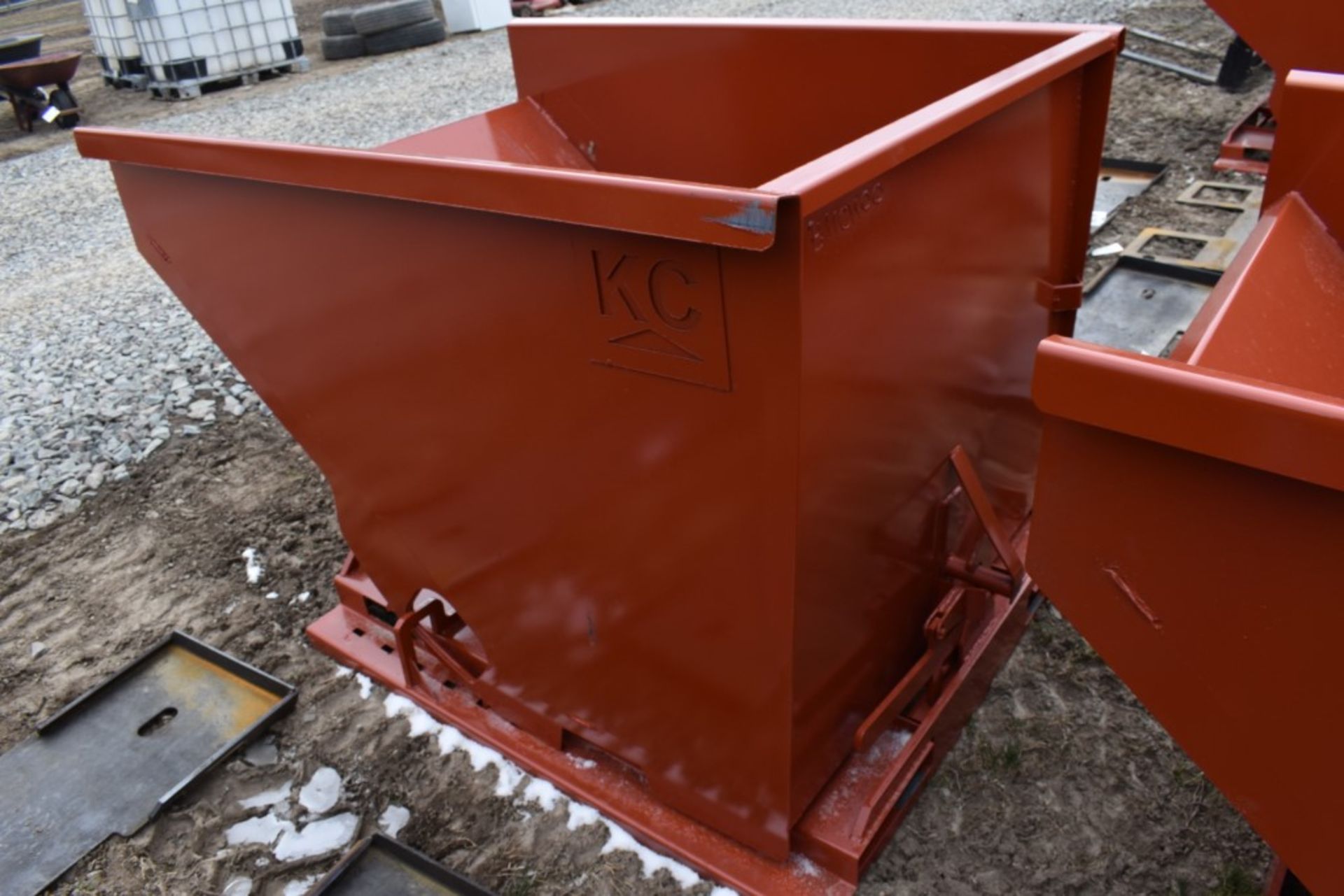 New KC Fork Mounted Self Tipping Dumpster - Bild 6 aus 8