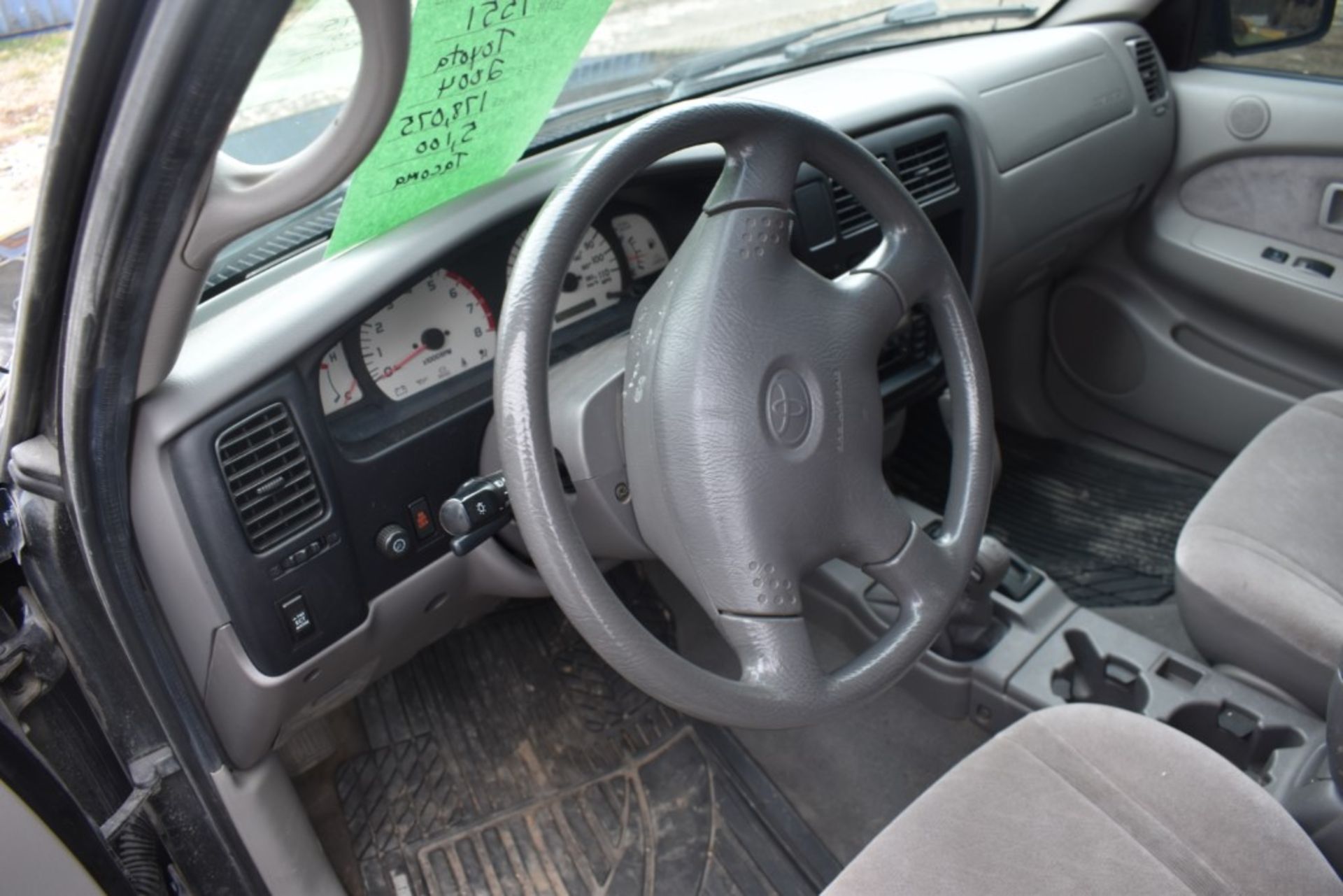 2004 Toyota Tacoma - Image 31 of 38