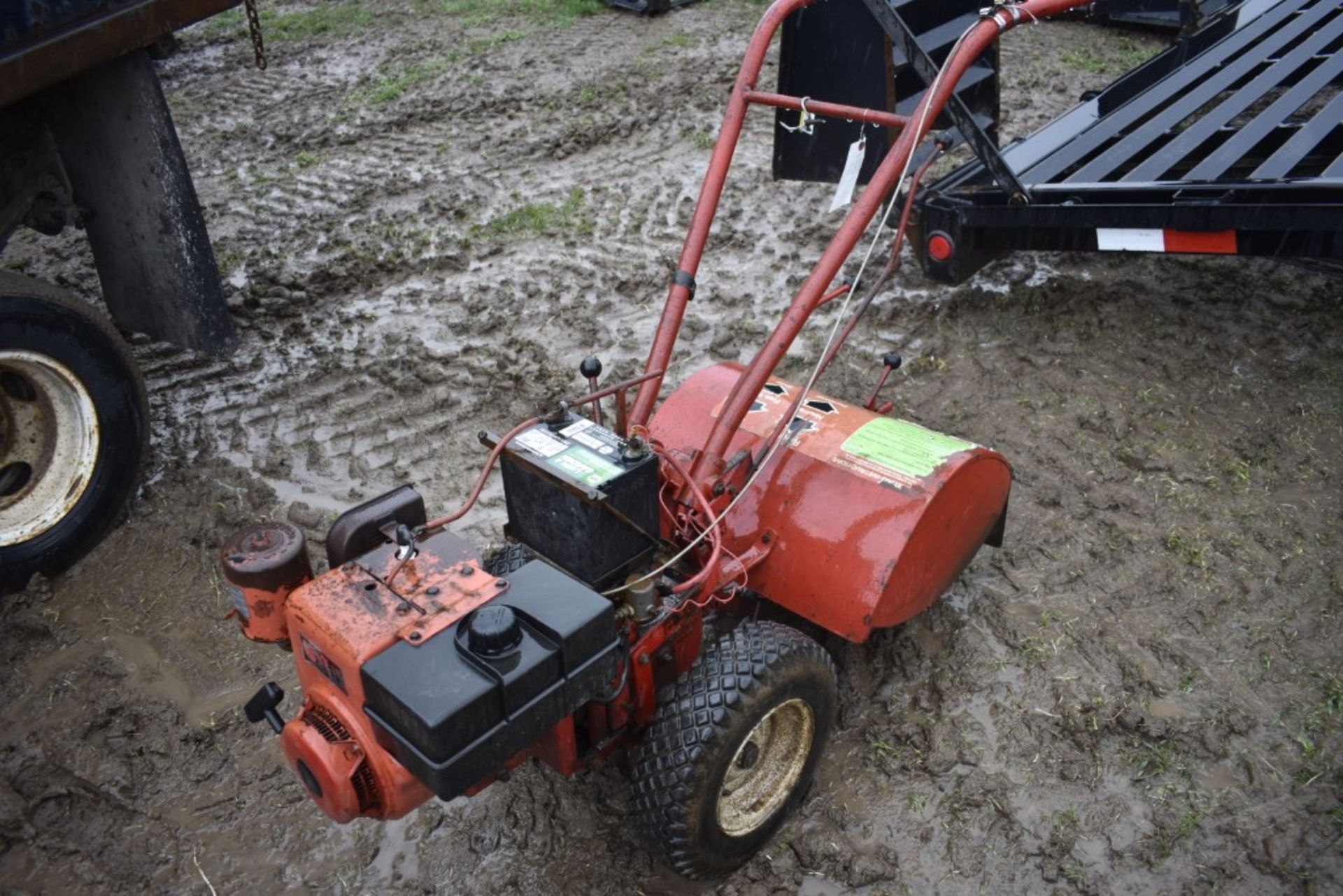 Troy Bilt 22" Rototiller - Bild 4 aus 10