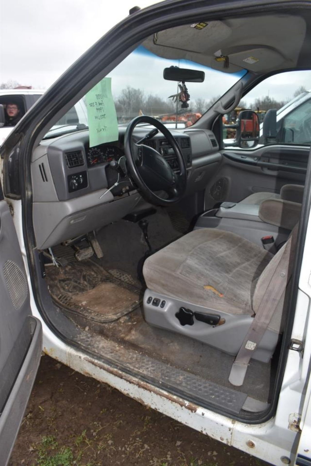 1999 Ford F-350 XLT Super Duty Truck - Image 34 of 38