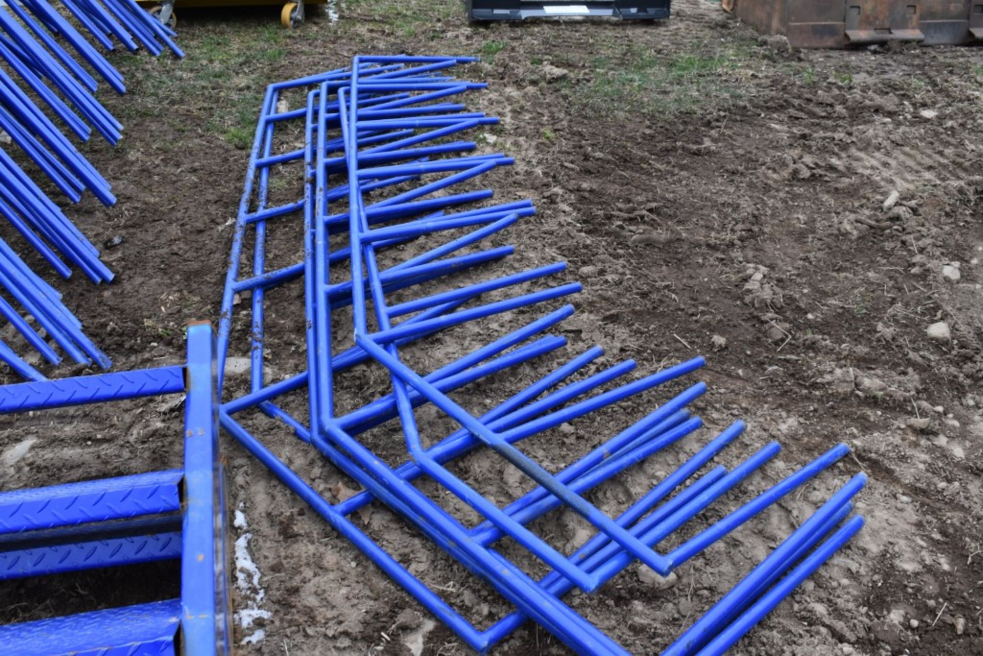 4 Sets of 7' x 44" Blue Metal Stairs - Bild 4 aus 4