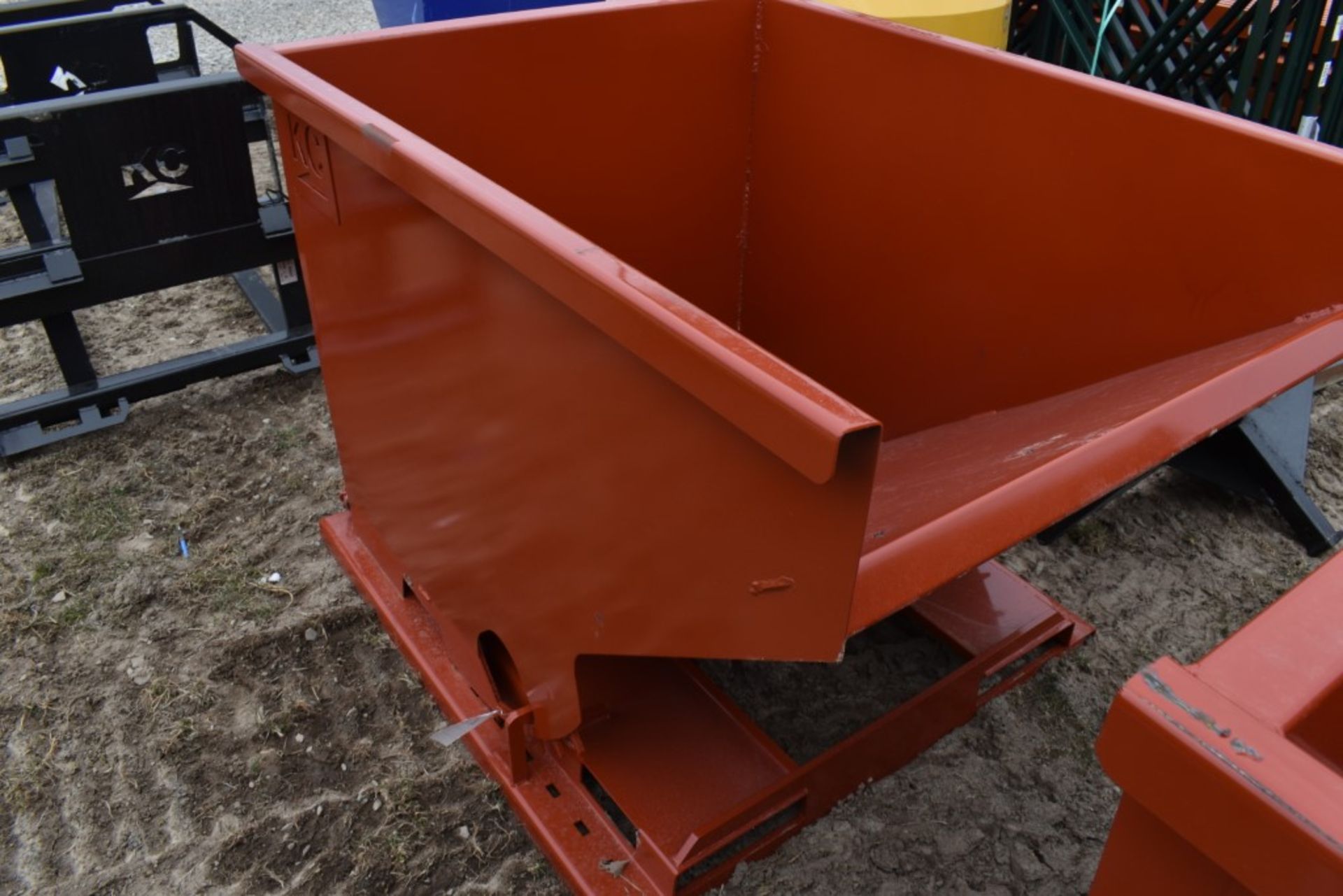 New KC Fork Mounted Self Tipping Dumpster - Bild 4 aus 8