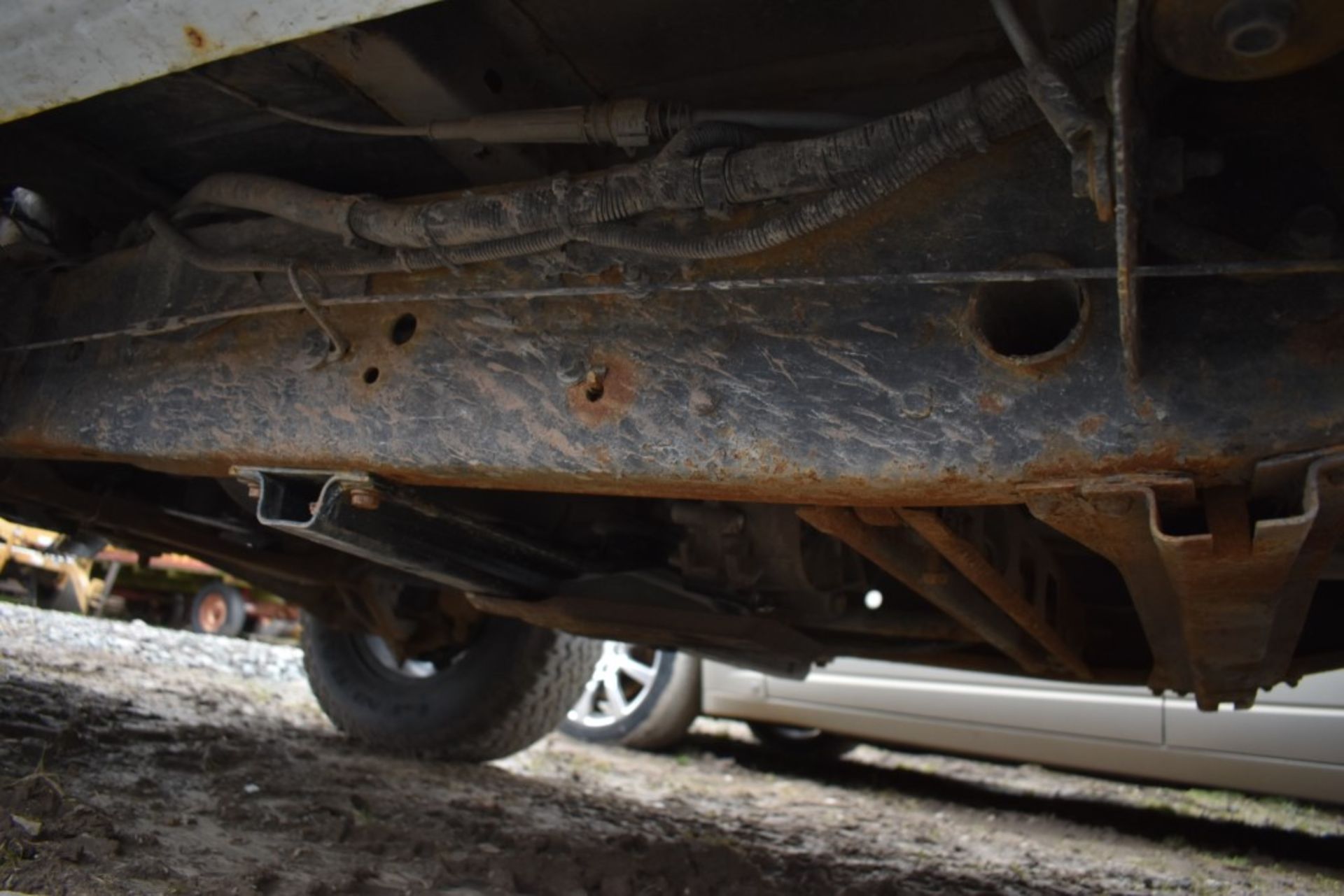 2006 Chevrolet Silverado 3500 Stake Body Truck - Image 30 of 38